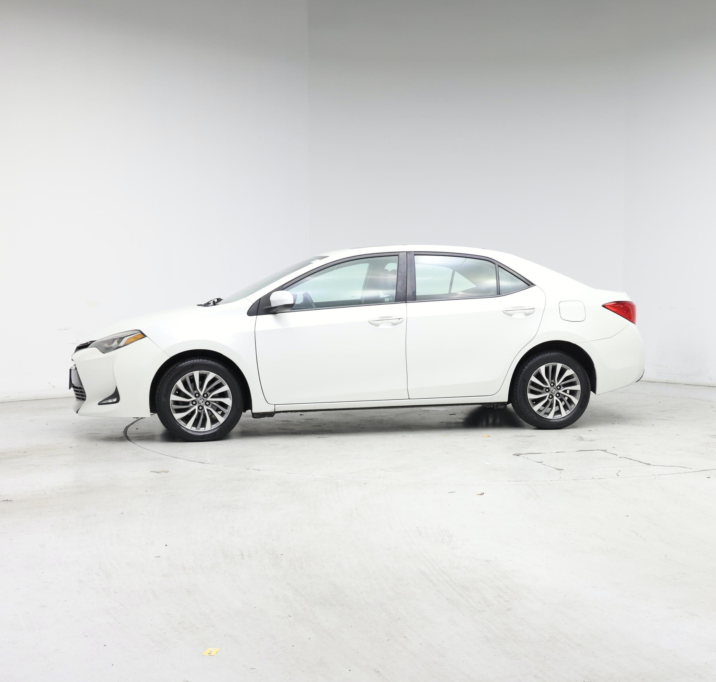 Thumbnail: 2017 Toyota Corolla - 3