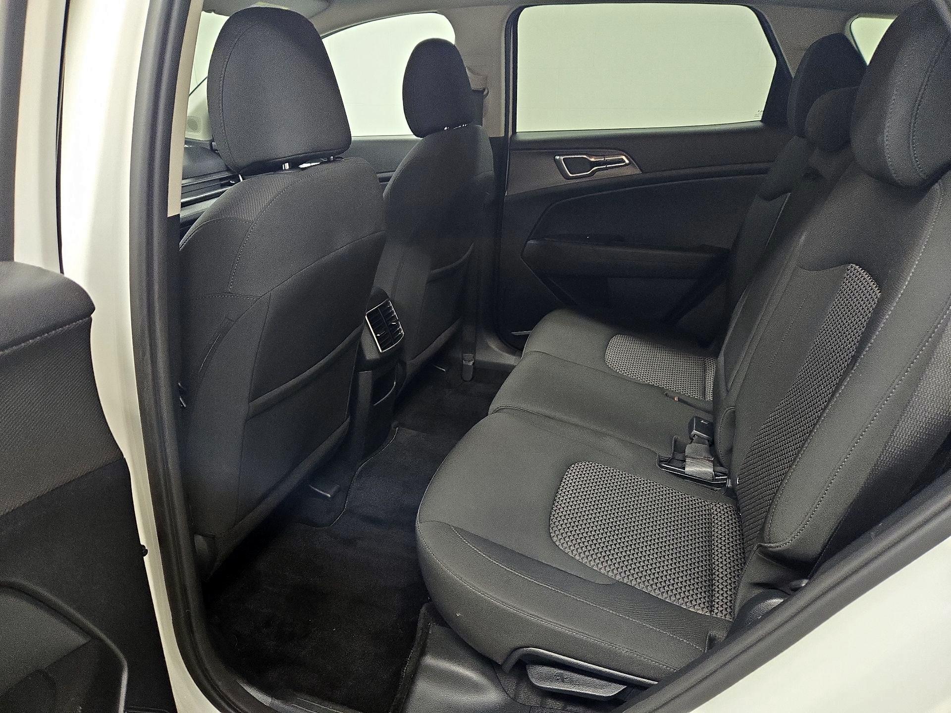 Thumbnail: 2023 Kia Sportage - 19