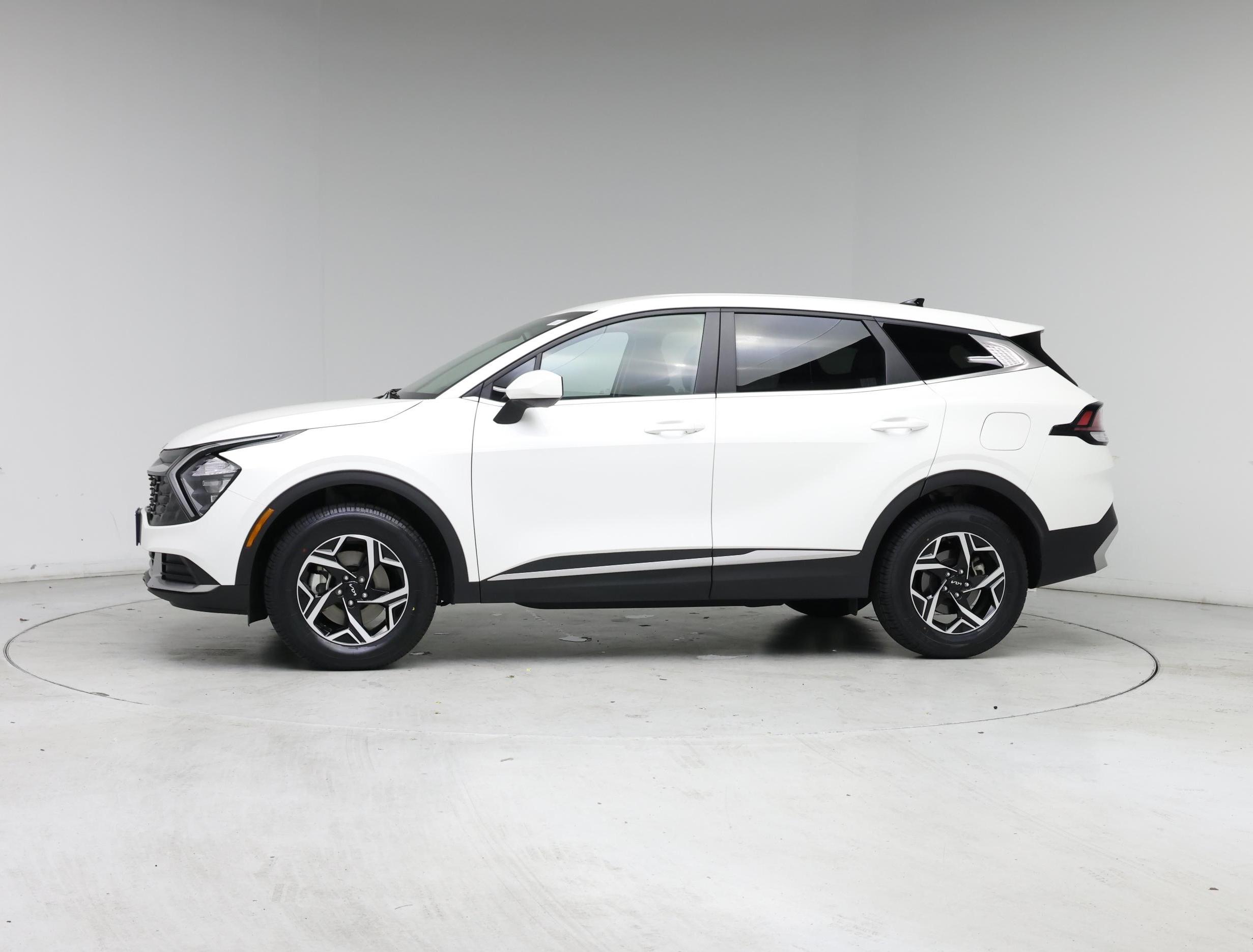 Thumbnail: 2023 Kia Sportage - 3