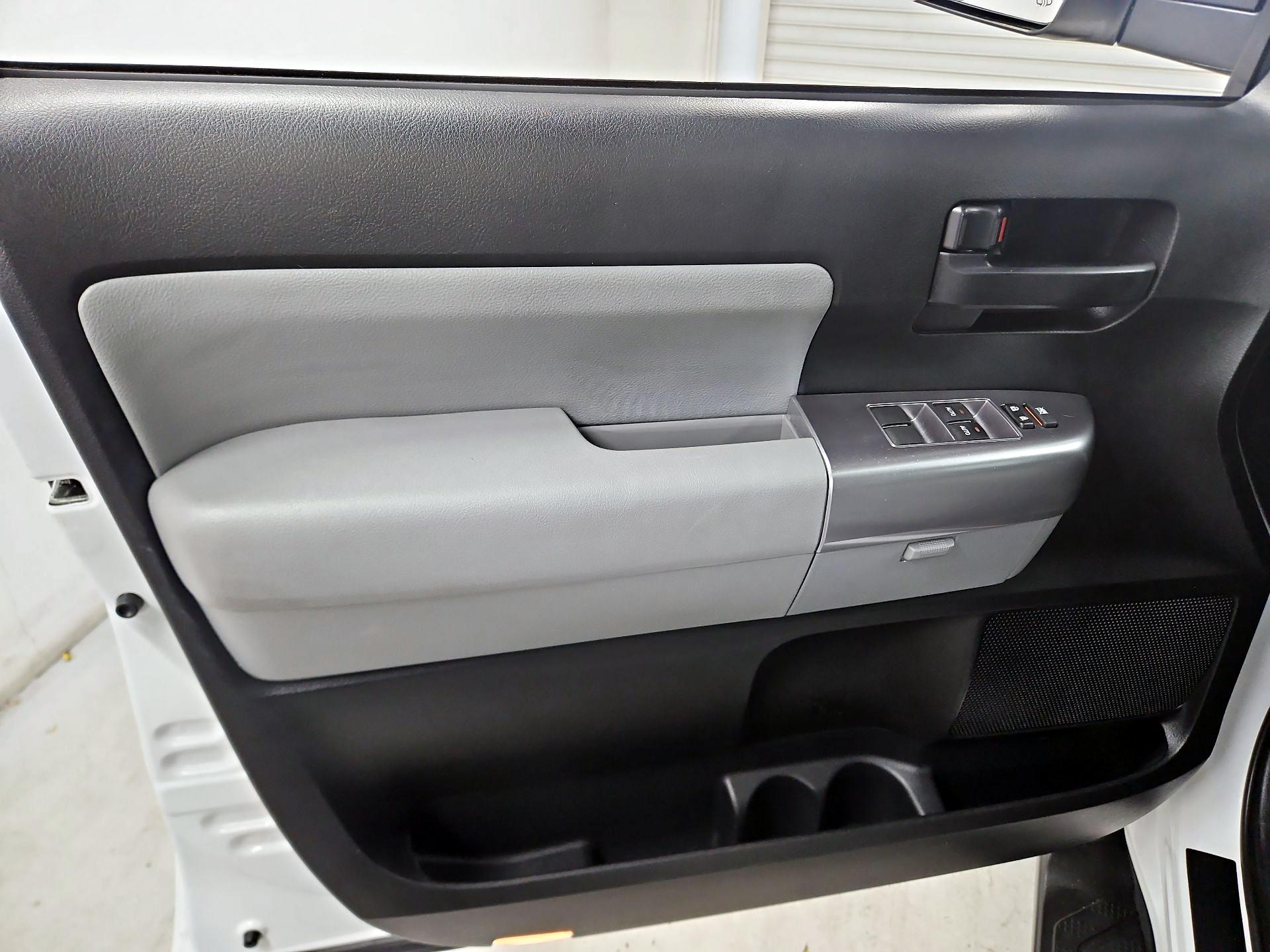 Thumbnail: 2018 Toyota Sequoia - 12