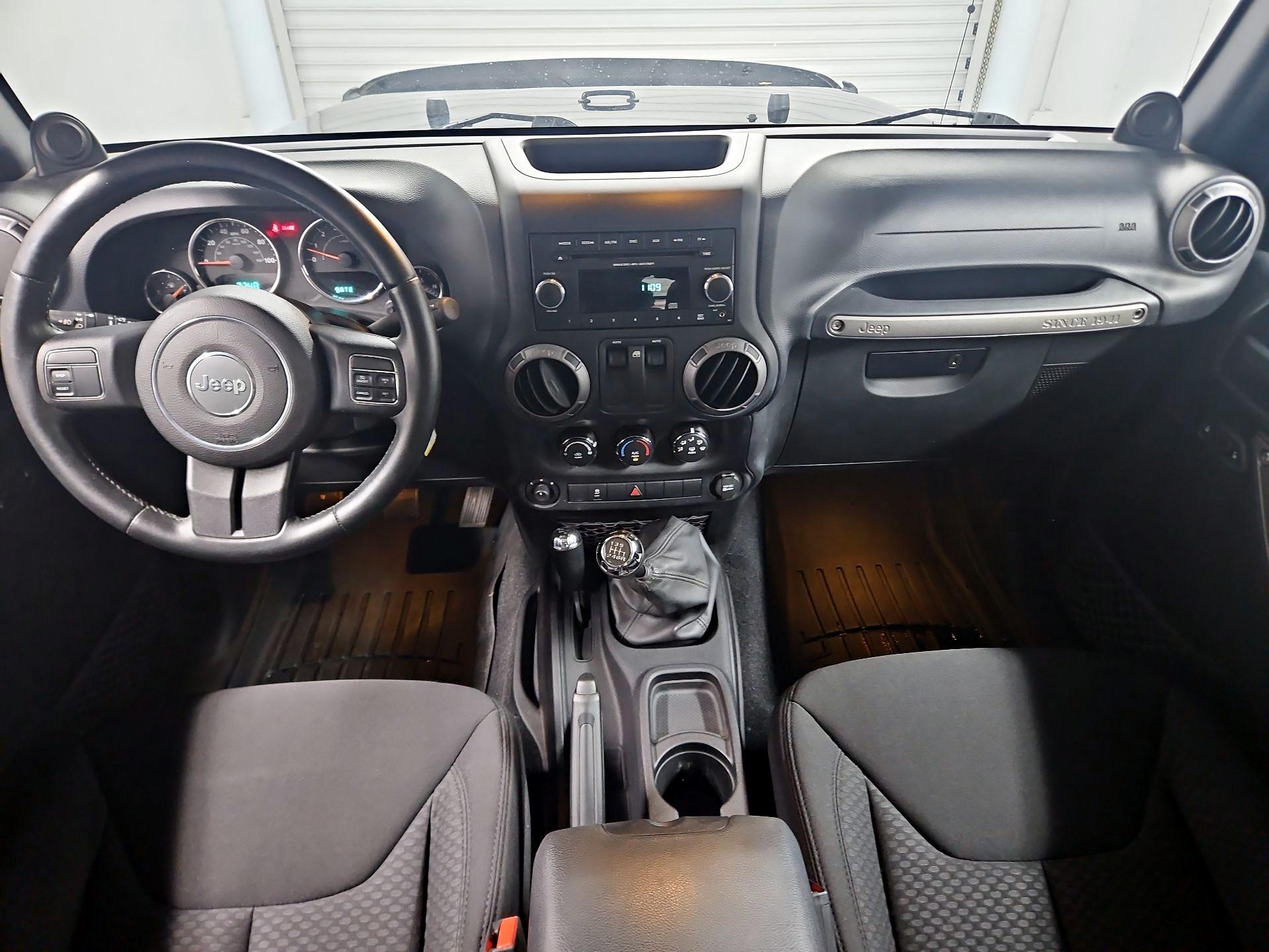 Thumbnail: 2013 Jeep Wrangler - 9