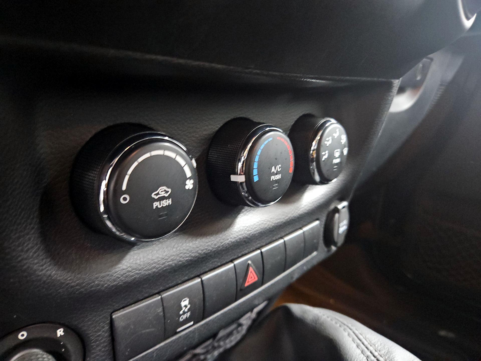 Thumbnail: 2013 Jeep Wrangler - 14