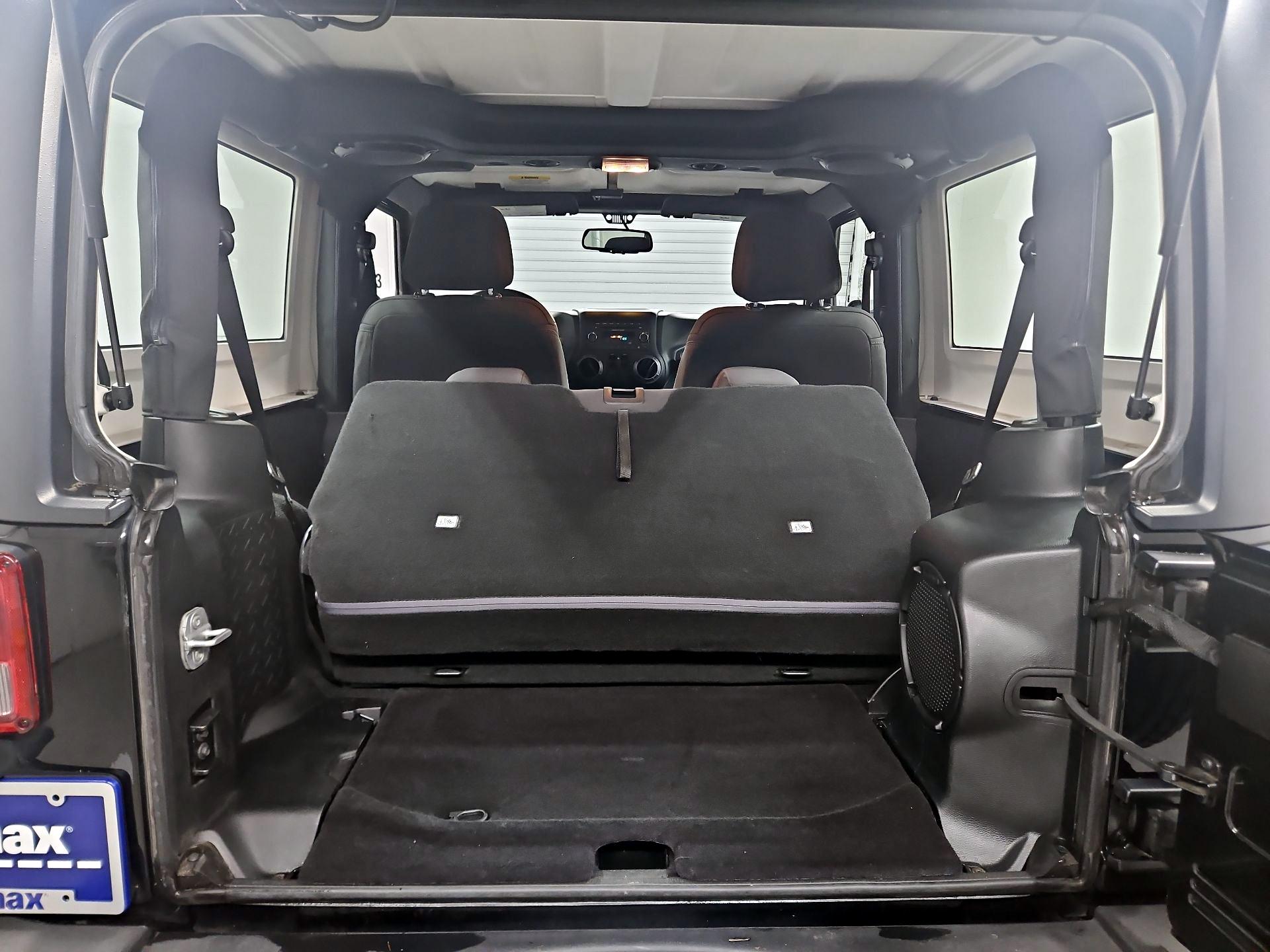 Thumbnail: 2013 Jeep Wrangler - 18