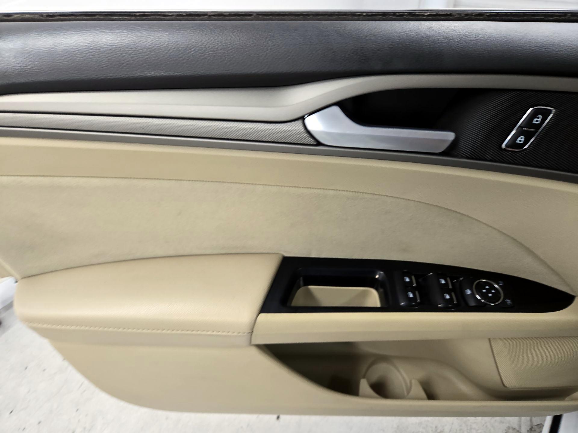 Thumbnail: 2014 Ford Fusion - 12