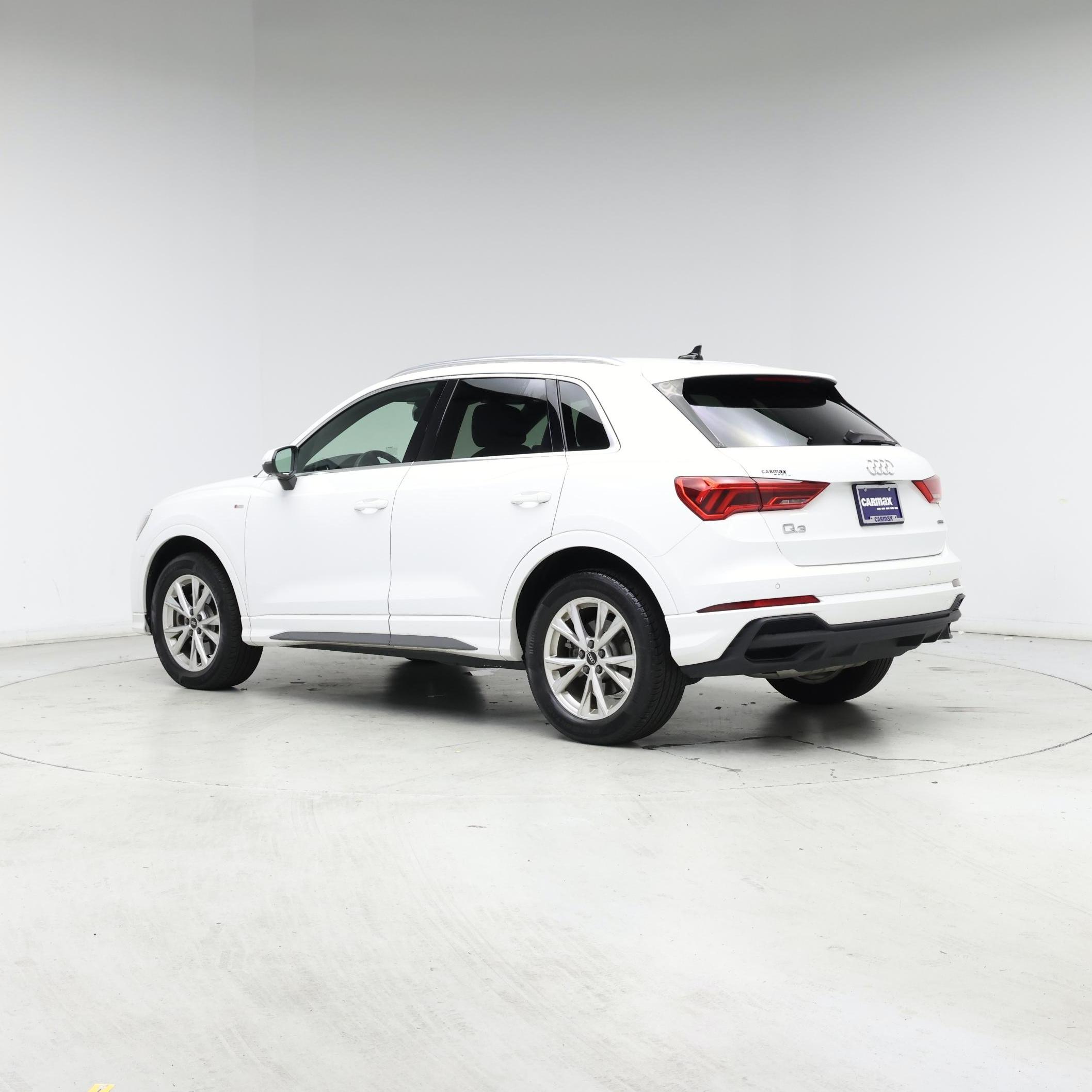 Thumbnail: 2023 Audi Q3 - 2