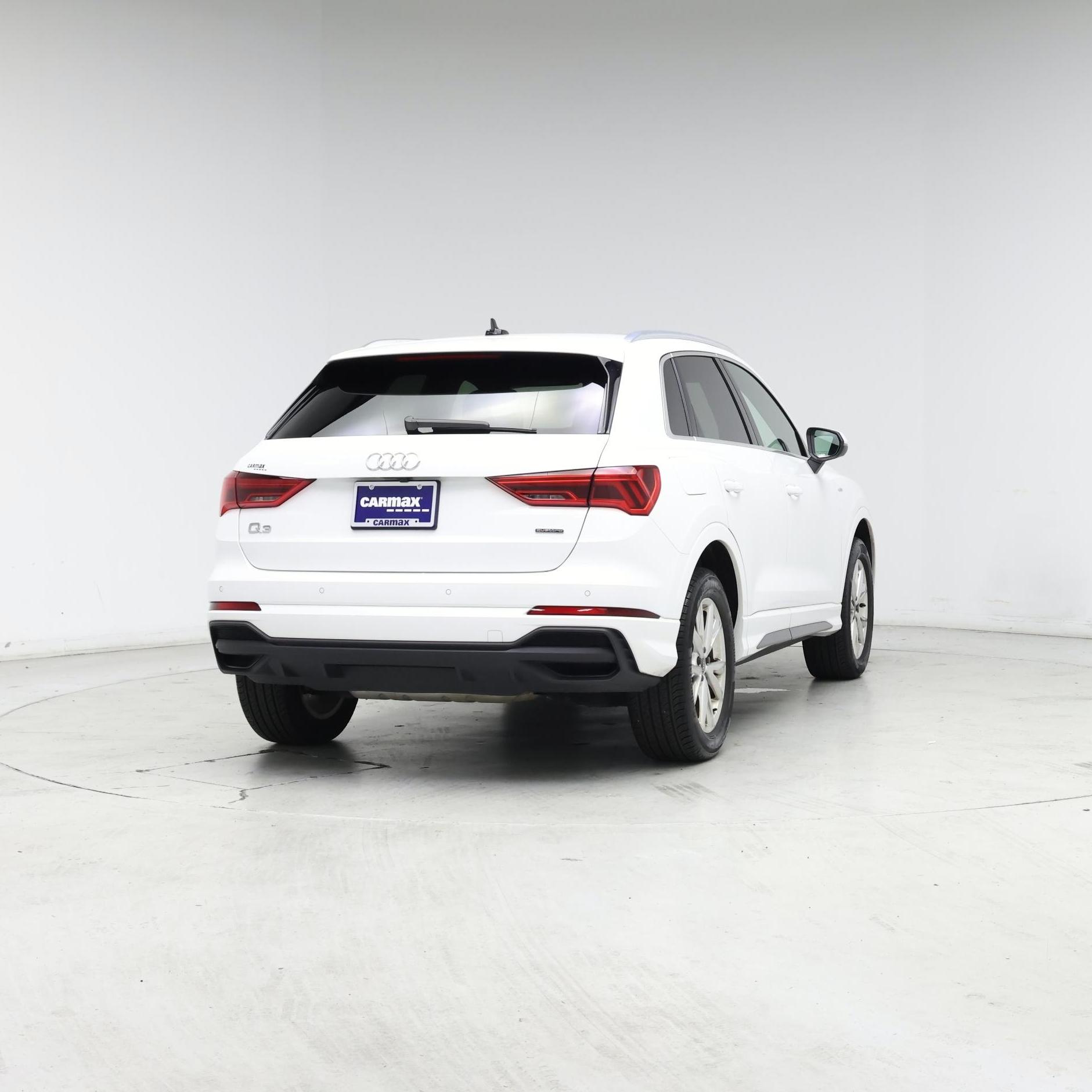 Thumbnail: 2023 Audi Q3 - 8