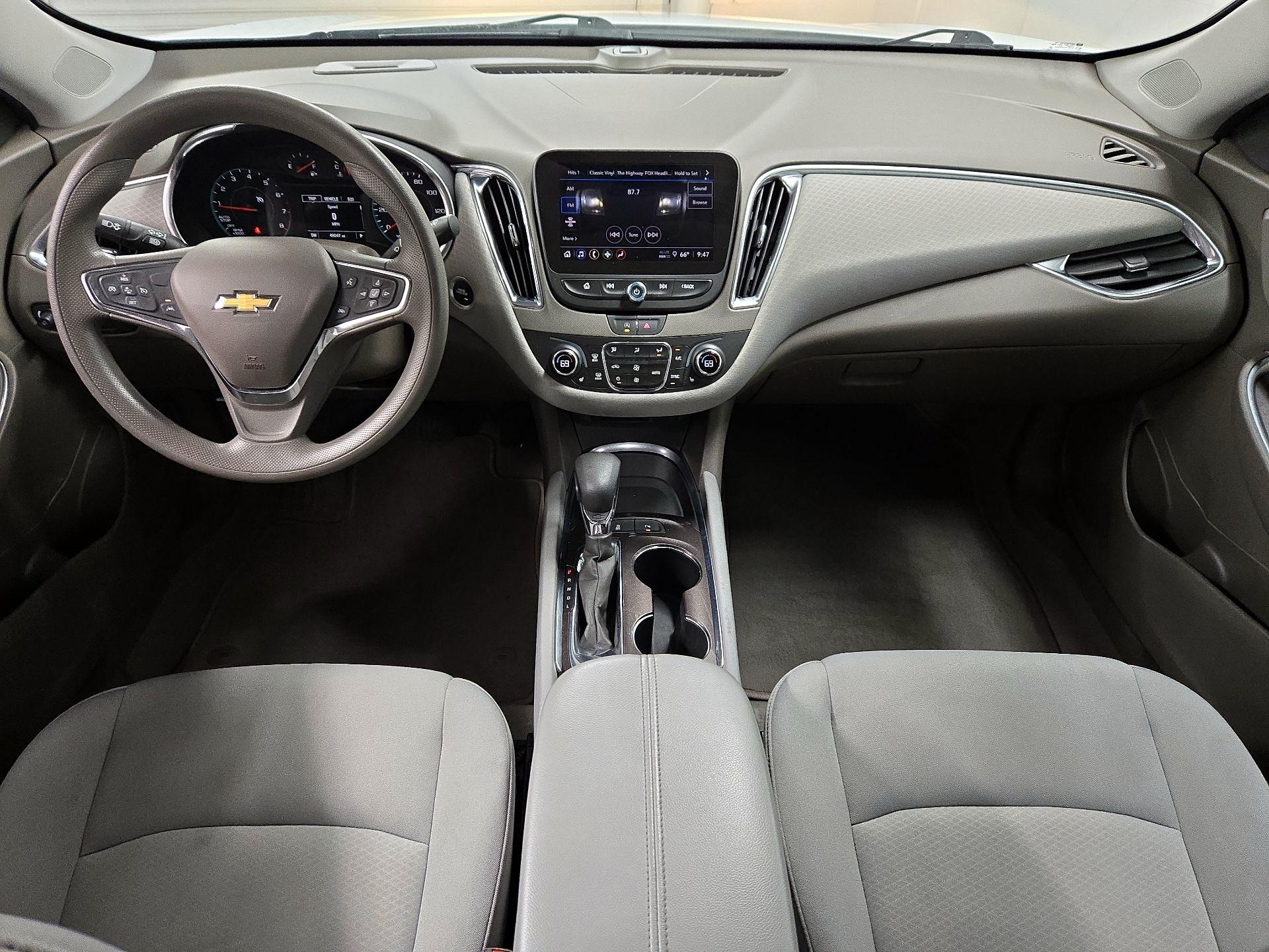 Thumbnail: 2021 Chevrolet Malibu - 9