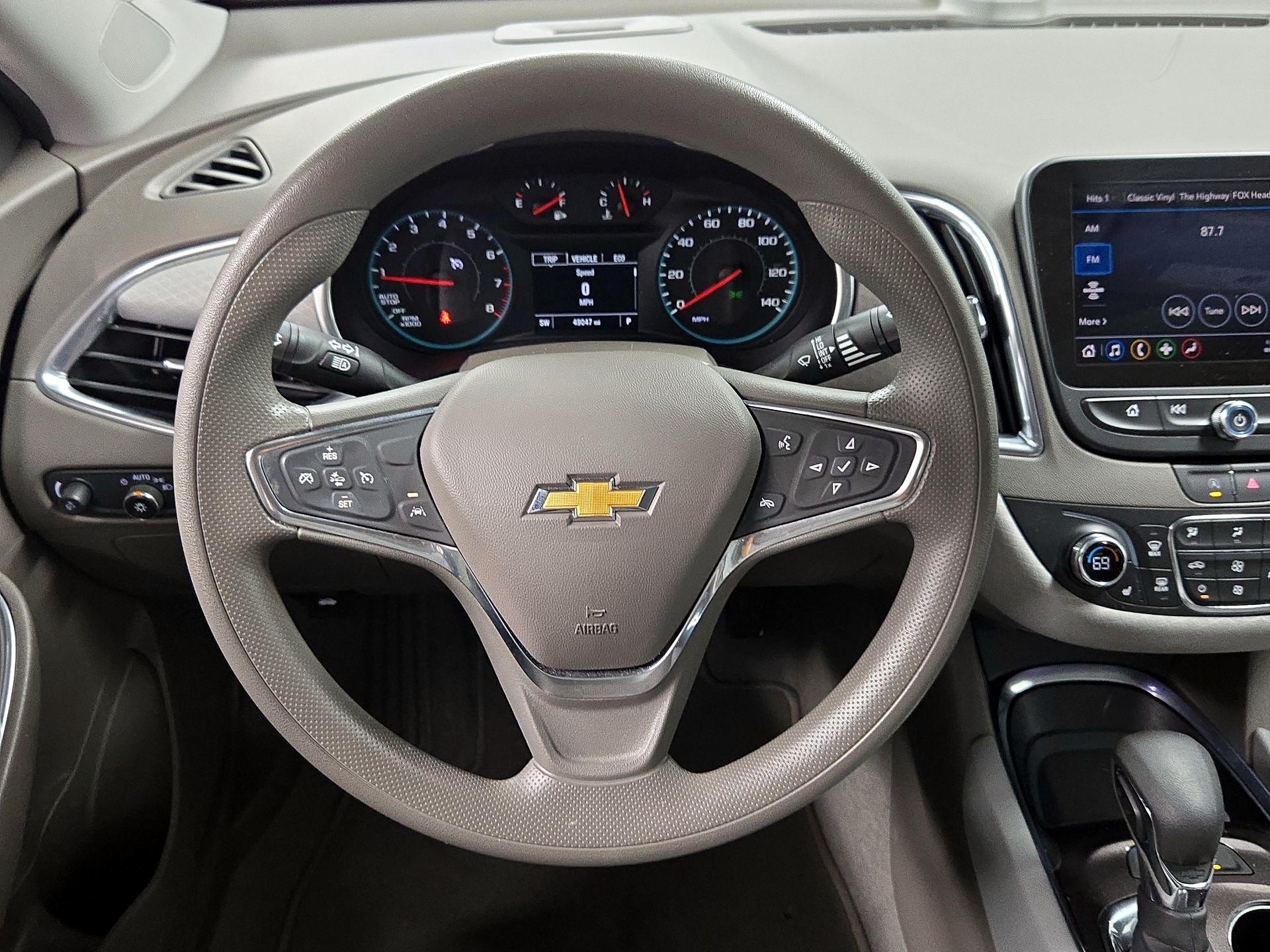 Thumbnail: 2021 Chevrolet Malibu - 10