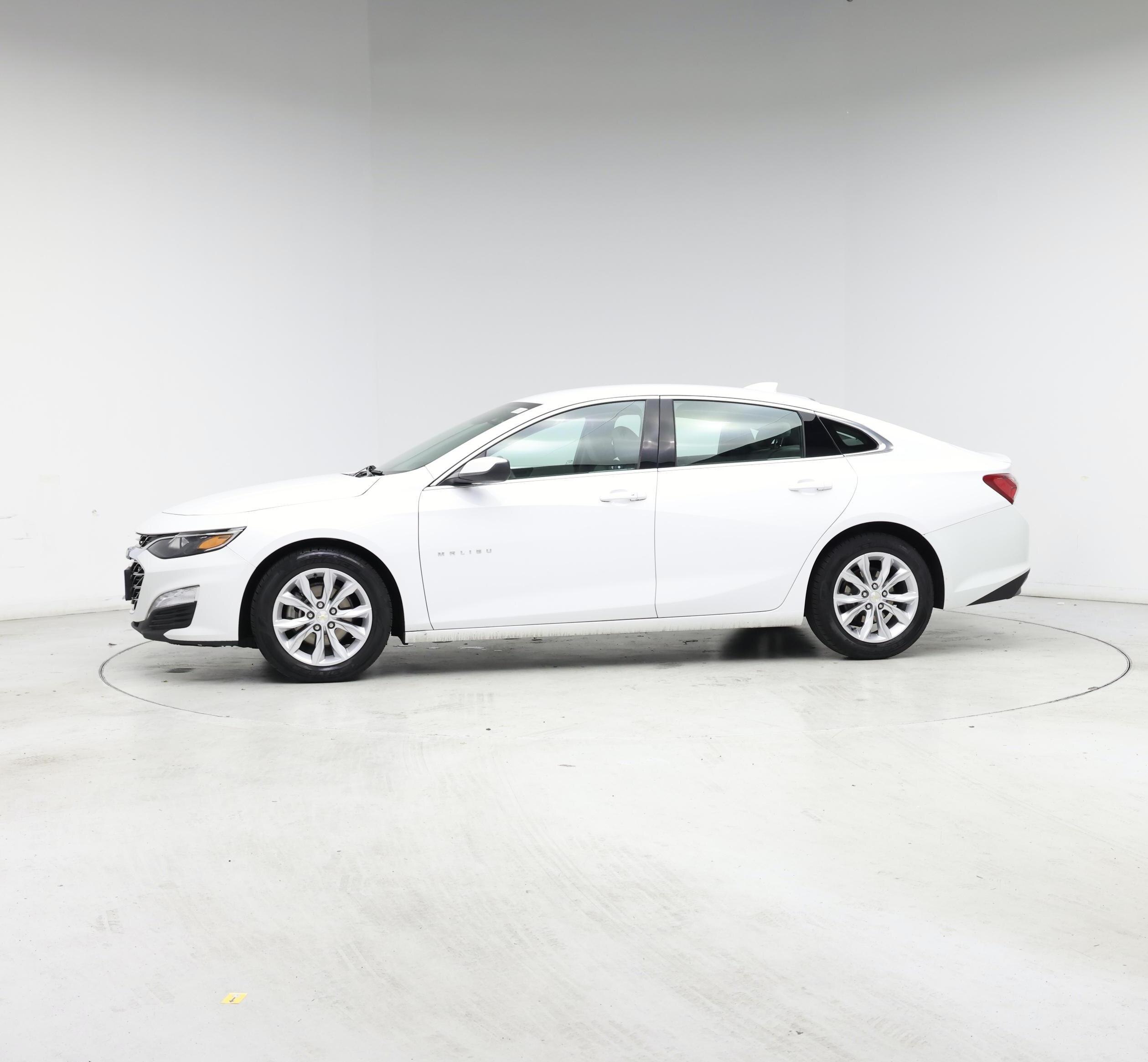 Thumbnail: 2021 Chevrolet Malibu - 3