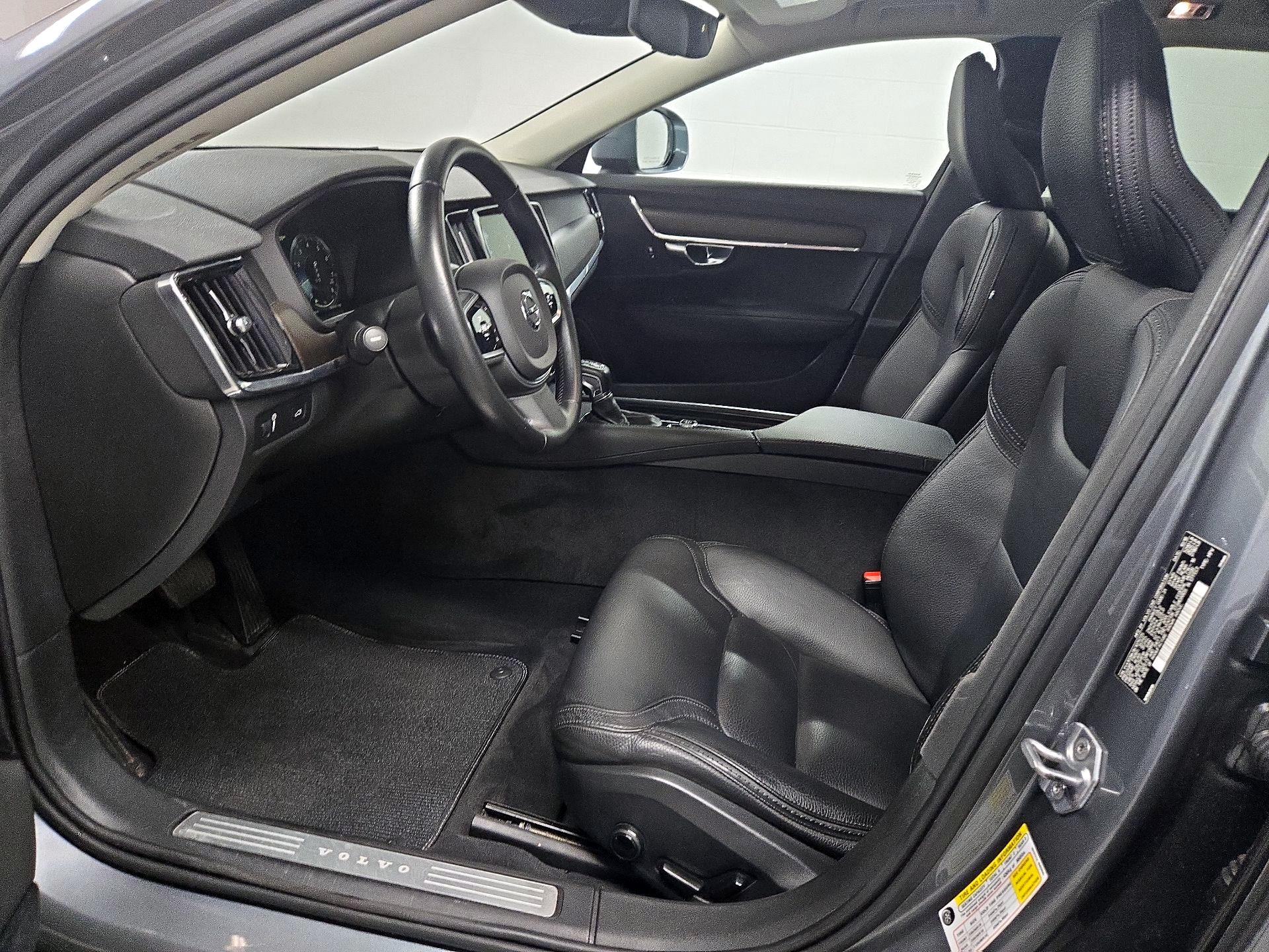Thumbnail: 2019 Volvo V90 - 11
