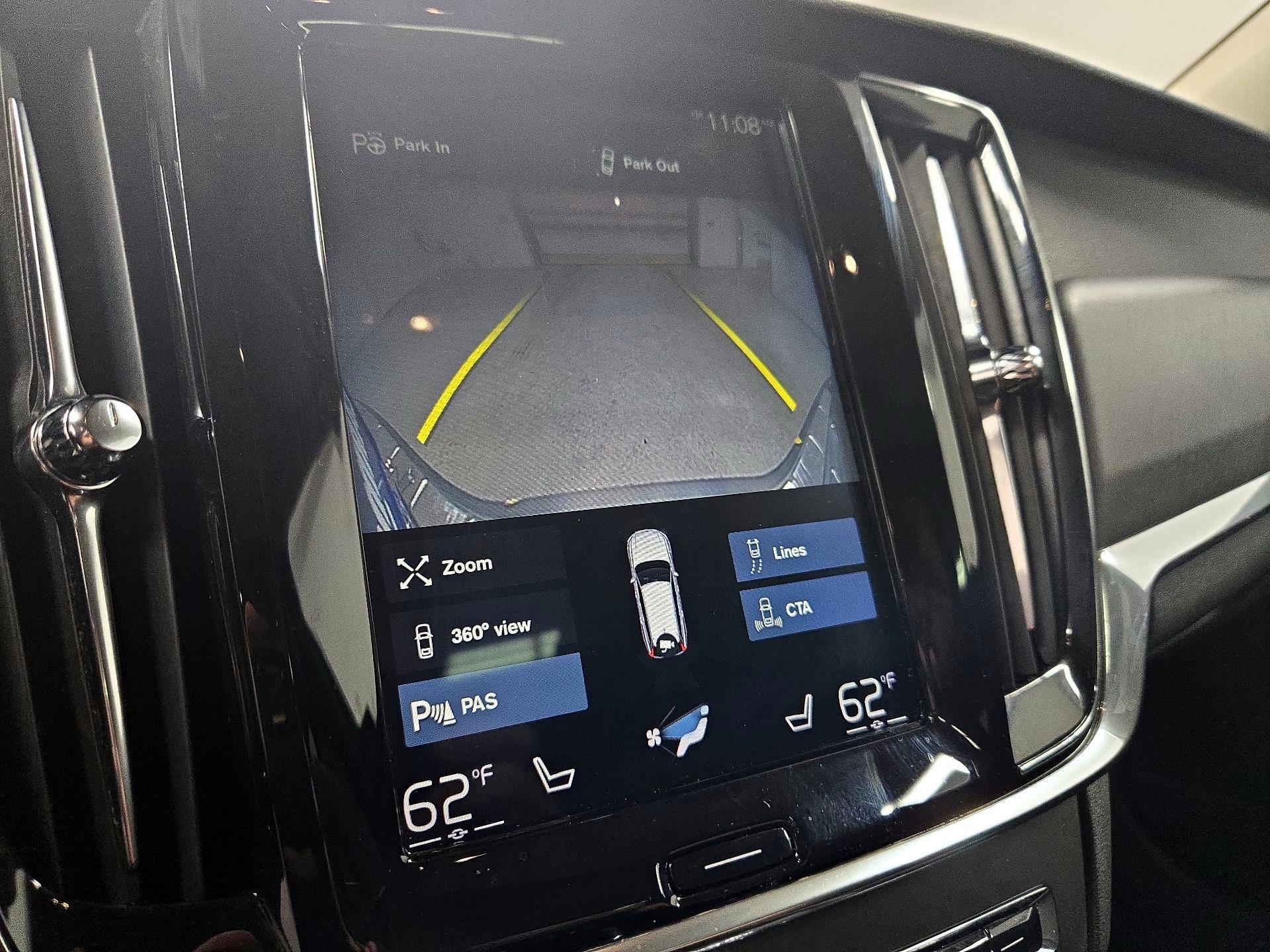 Thumbnail: 2019 Volvo V90 - 15