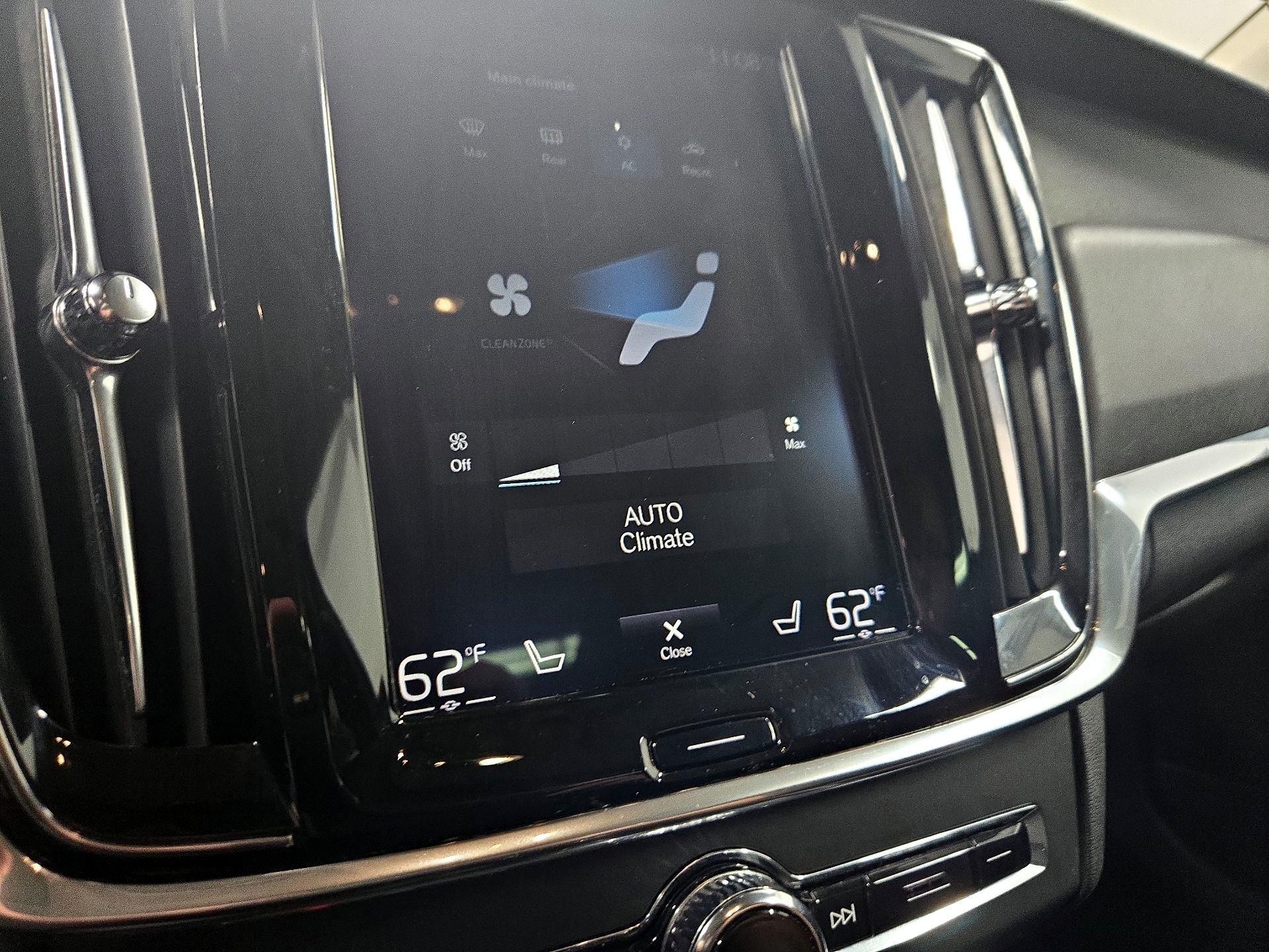 Thumbnail: 2019 Volvo V90 - 17