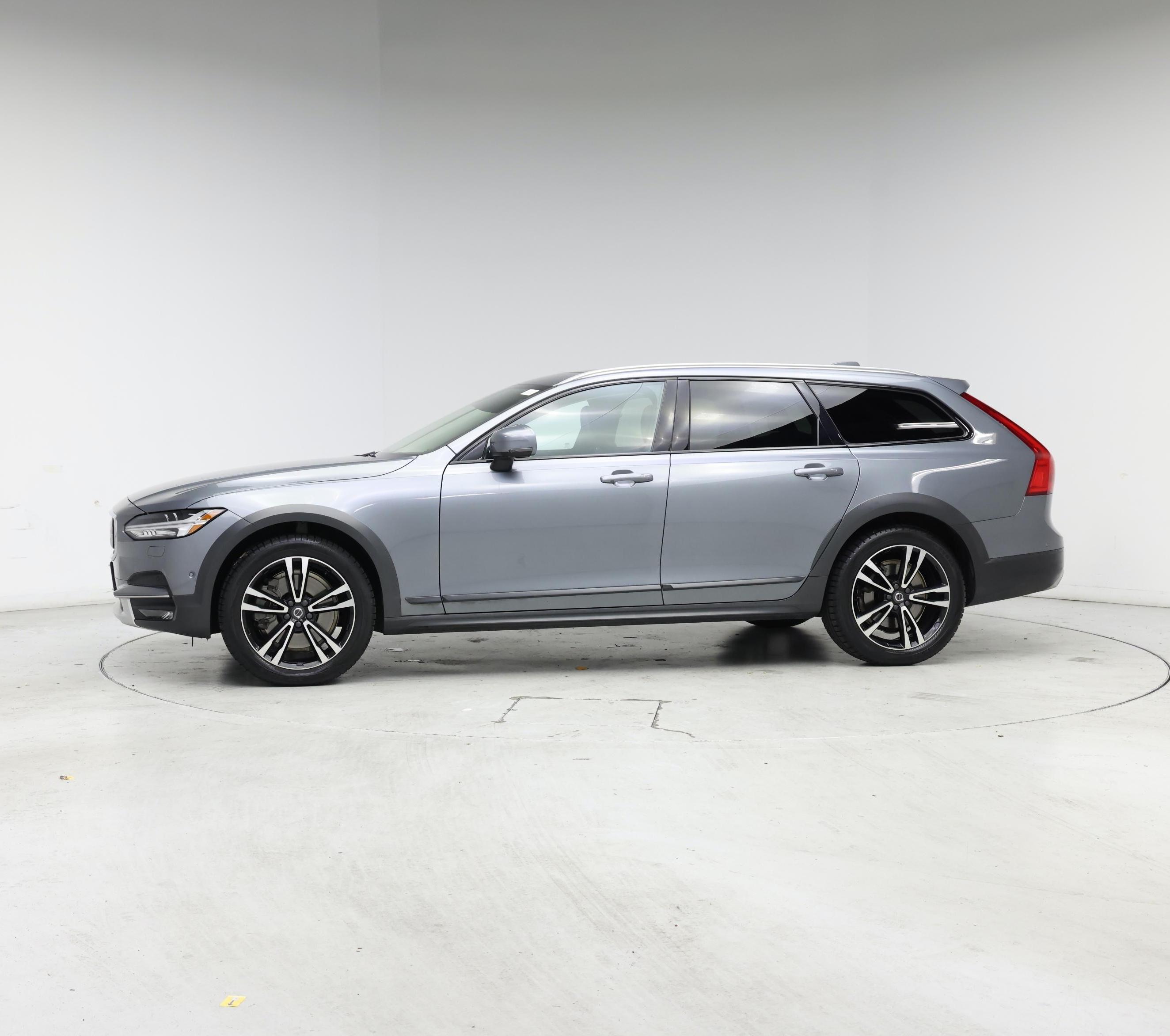 Thumbnail: 2019 Volvo V90 - 3