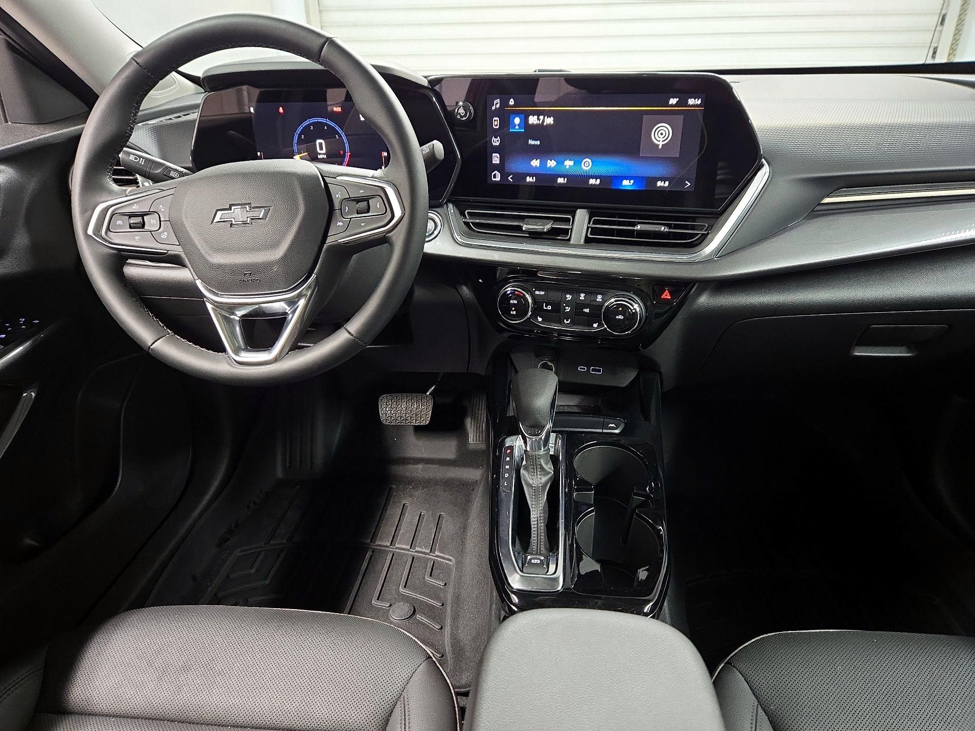 Thumbnail: 2024 Chevrolet Trax - 9