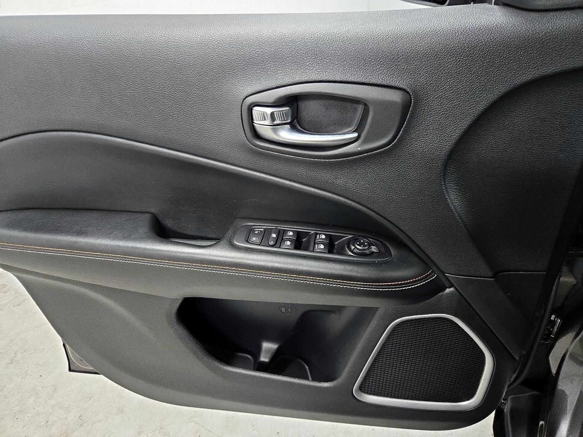 Thumbnail: 2019 Jeep Compass - 12