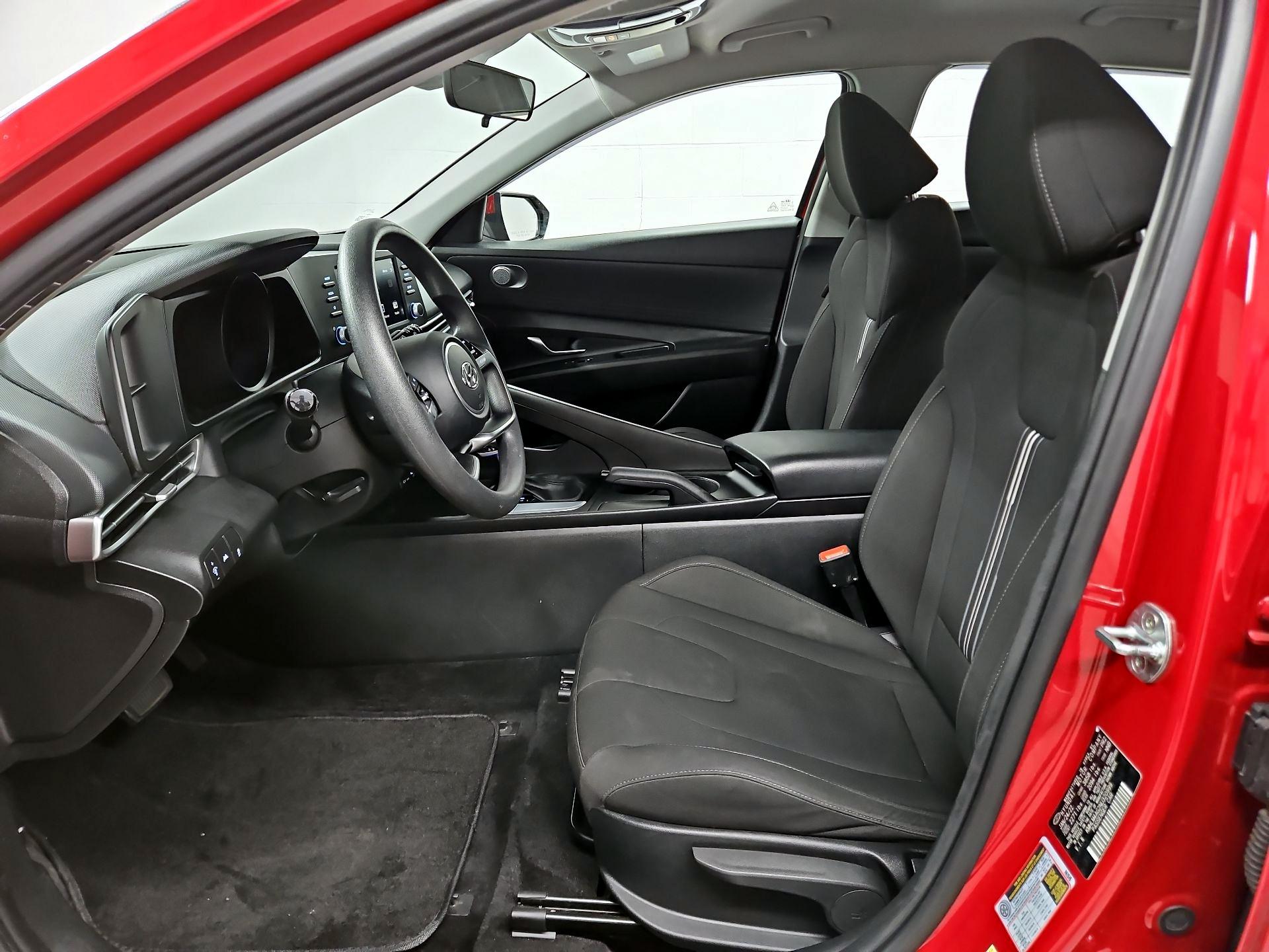 Thumbnail: 2022 Hyundai Elantra - 11