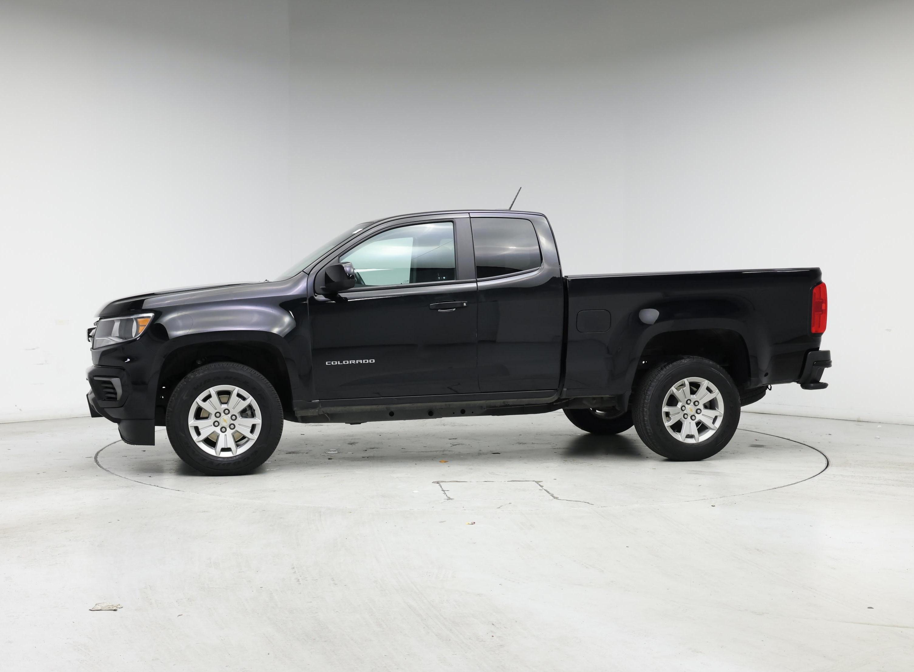 Thumbnail: 2022 Chevrolet Colorado - 3