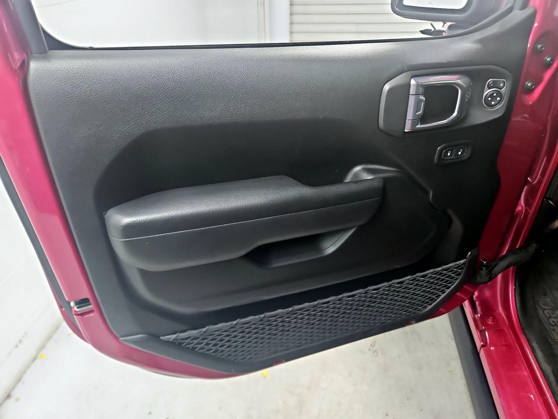 Thumbnail: 2022 Jeep Wrangler - 12