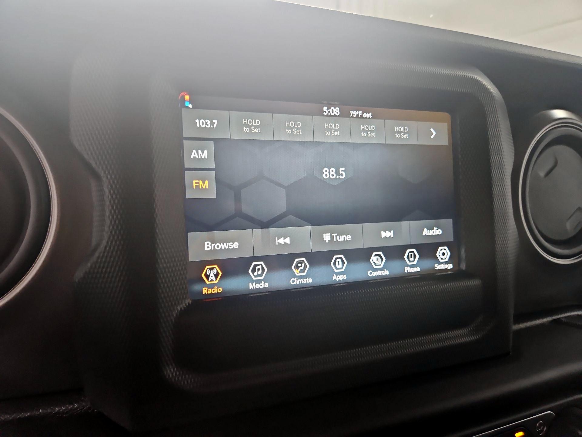 Thumbnail: 2022 Jeep Wrangler - 15