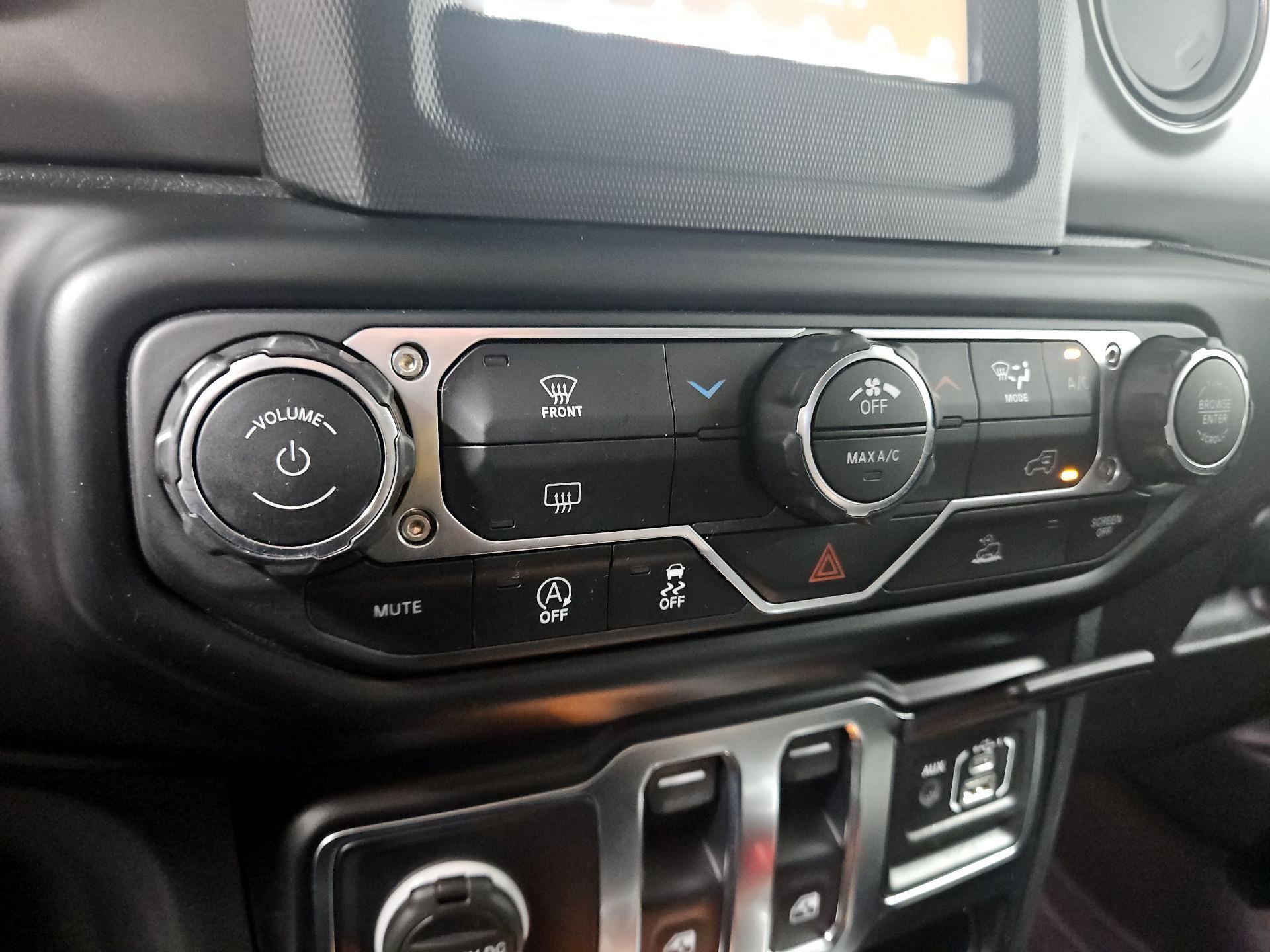Thumbnail: 2022 Jeep Wrangler - 16