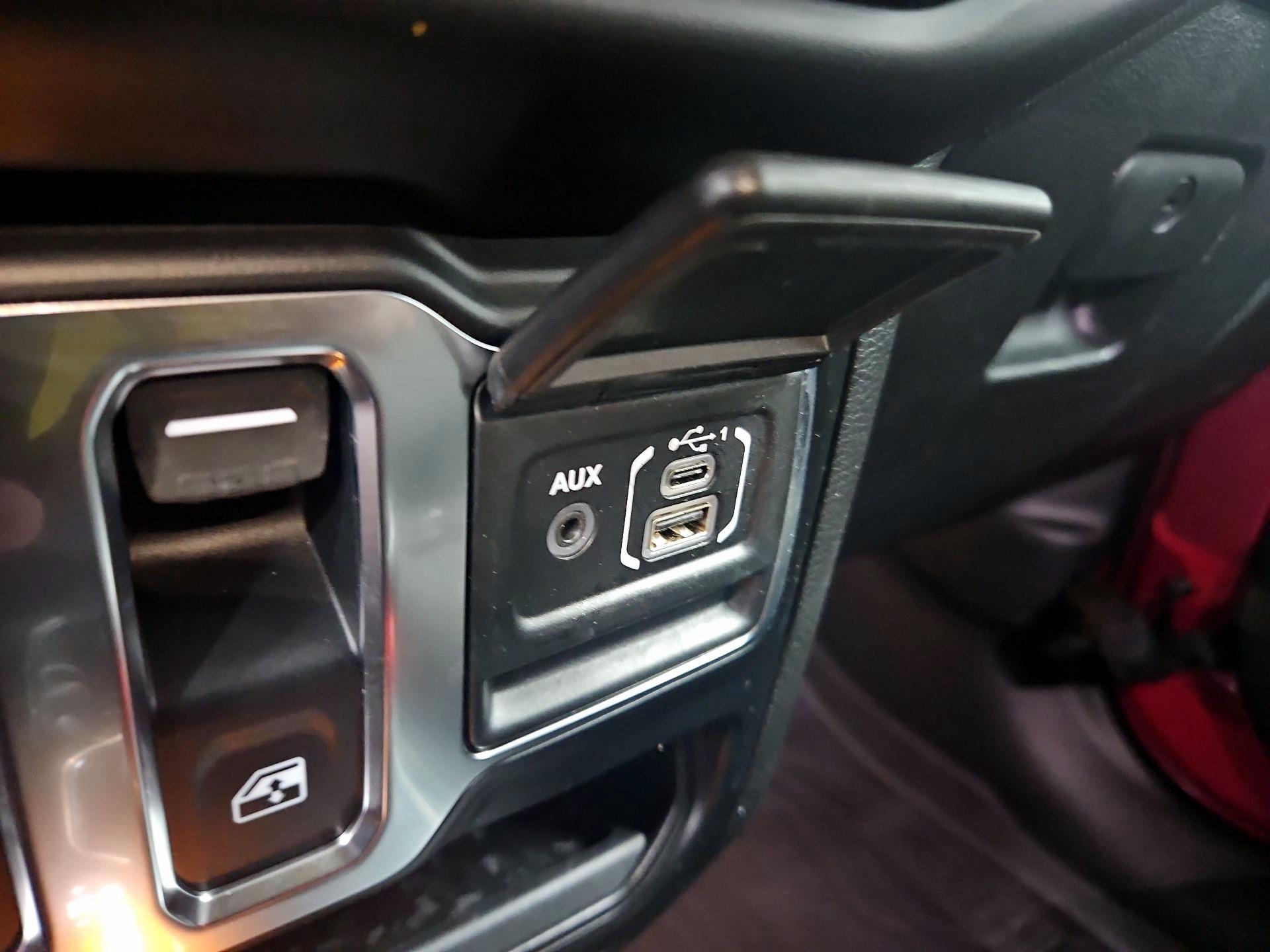 Thumbnail: 2022 Jeep Wrangler - 18
