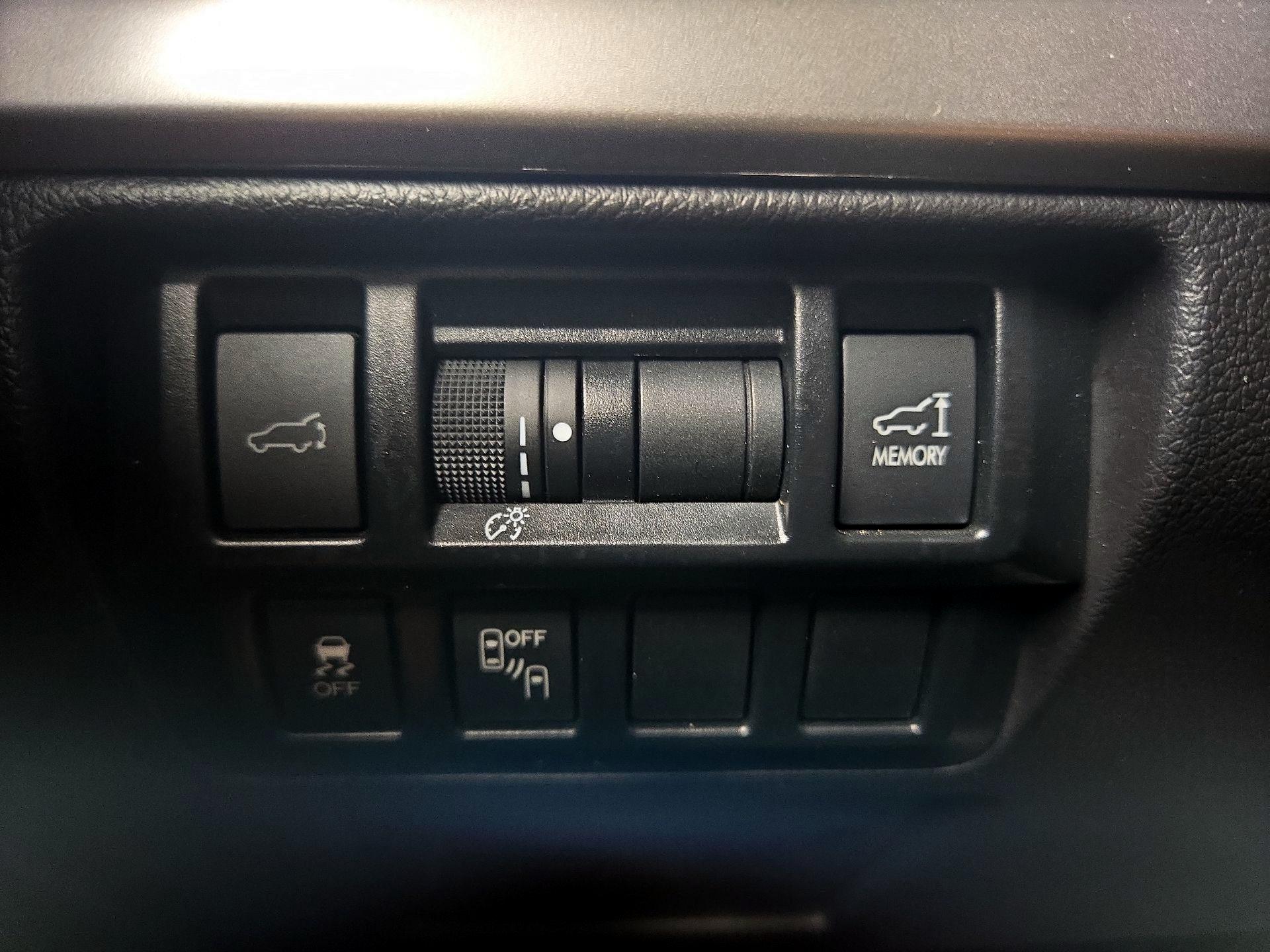 Thumbnail: 2016 Subaru Outback - 13