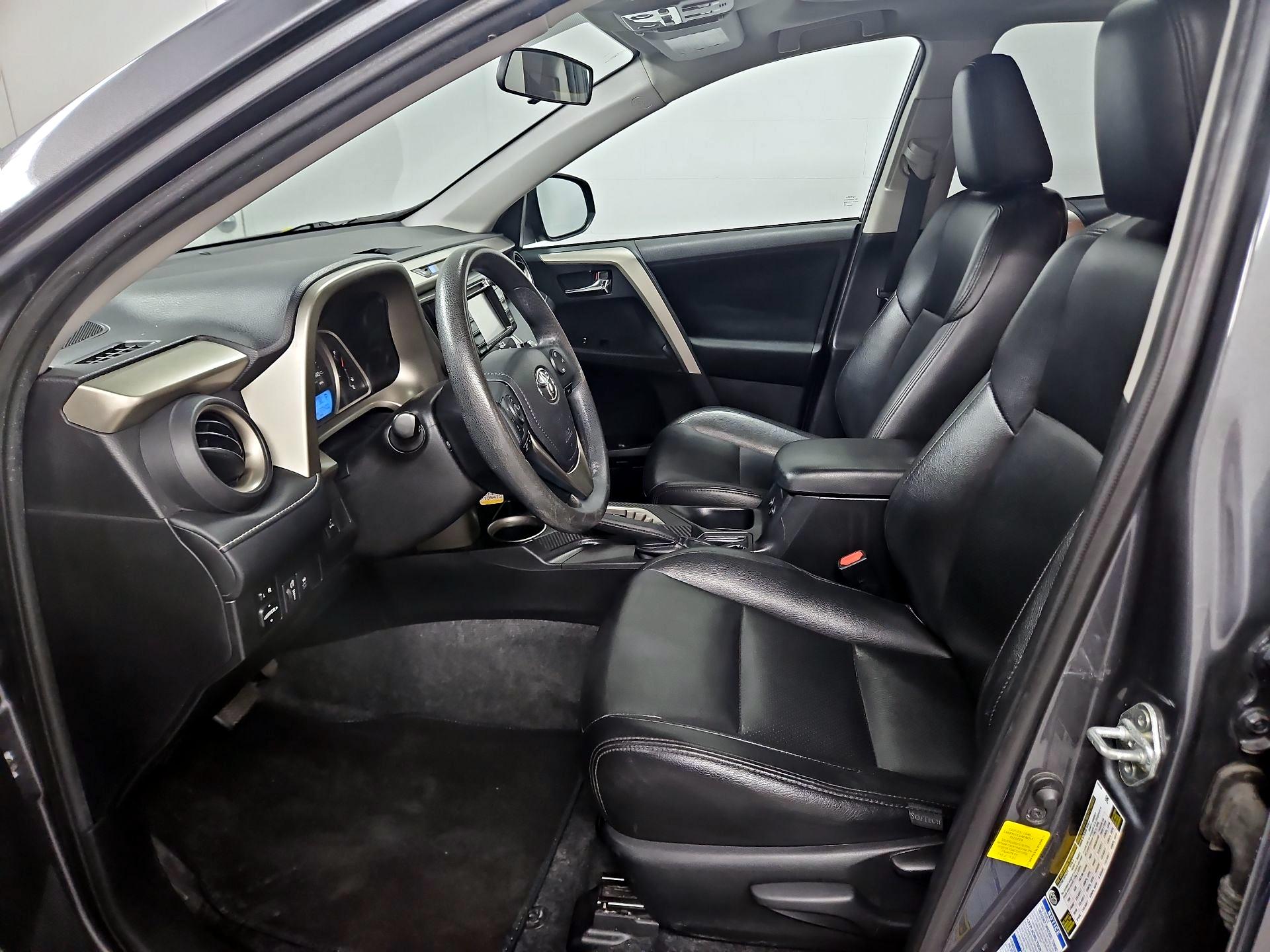 Thumbnail: 2014 Toyota RAV4 - 11