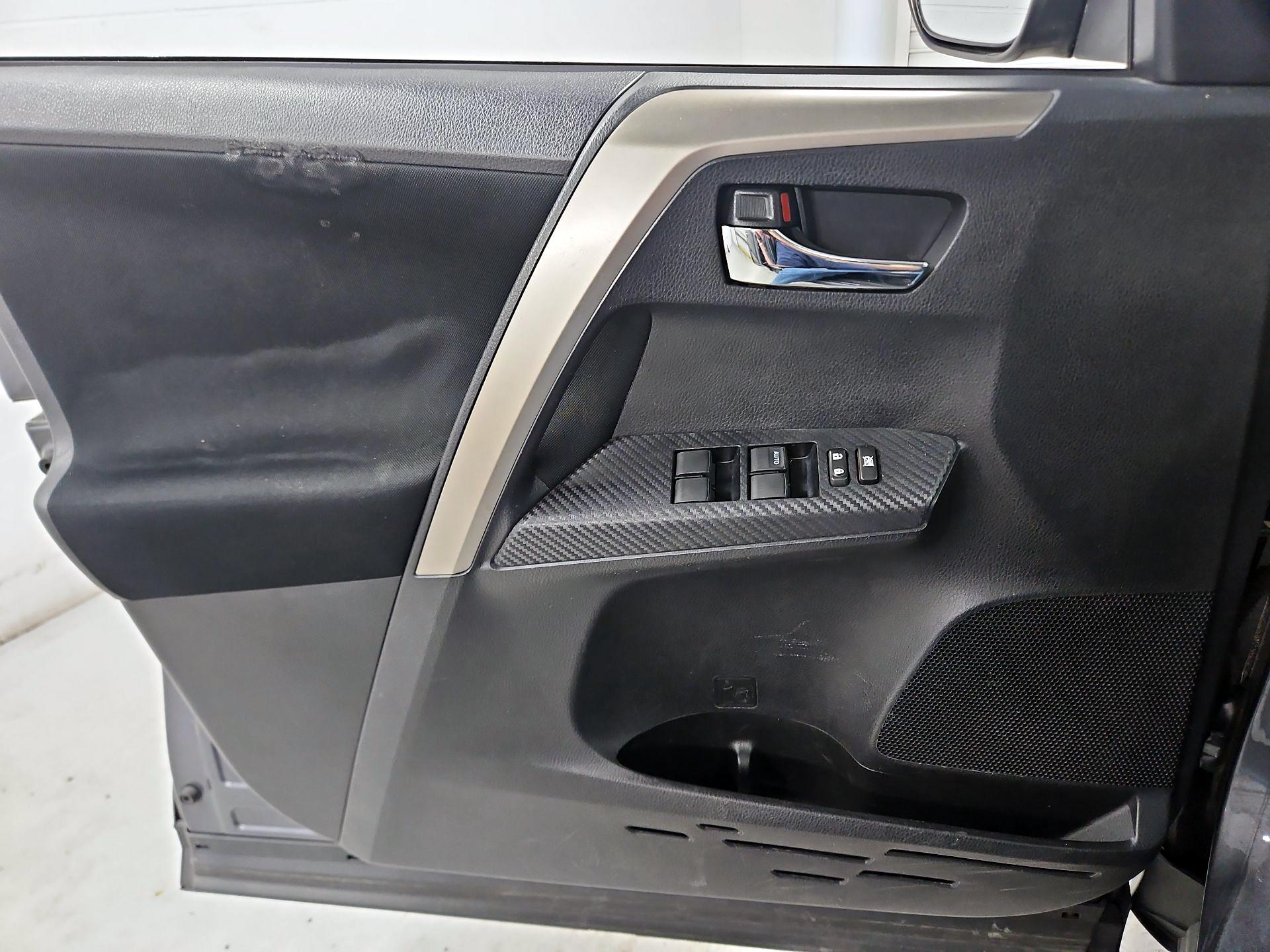 Thumbnail: 2014 Toyota RAV4 - 12