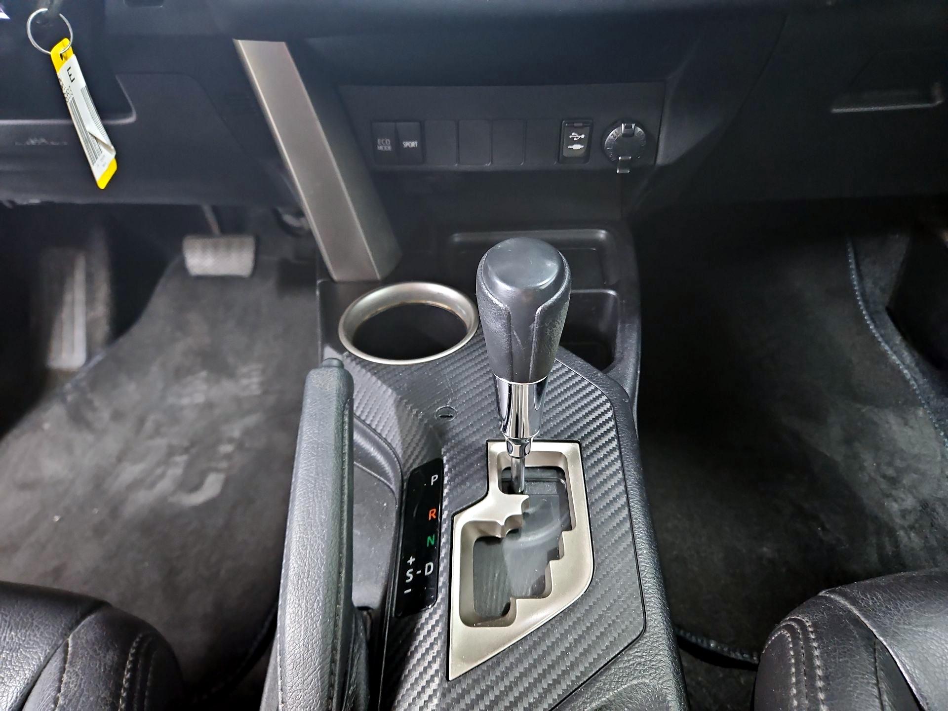 Thumbnail: 2014 Toyota RAV4 - 17