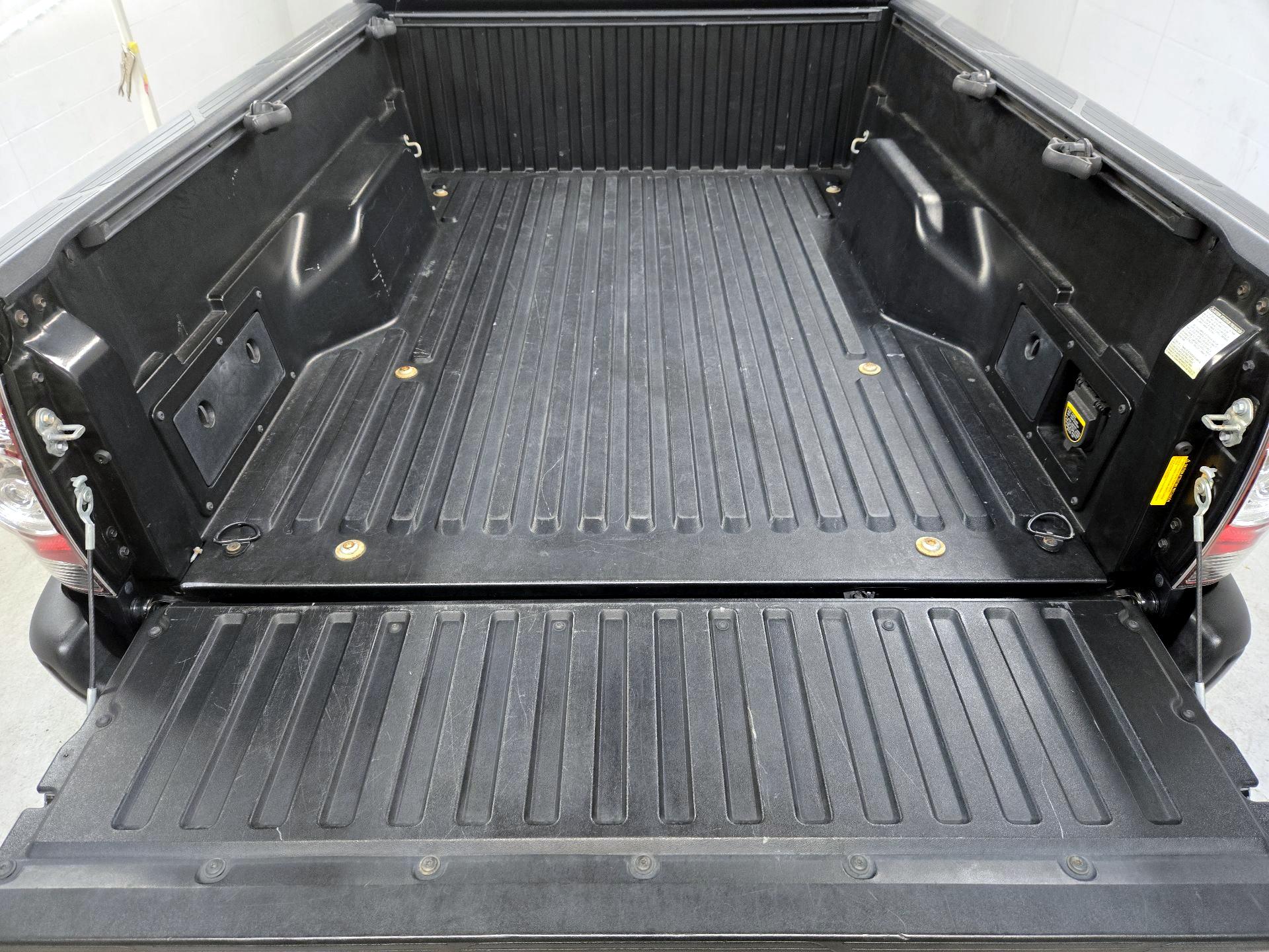 Thumbnail: 2014 Toyota Tacoma - 20