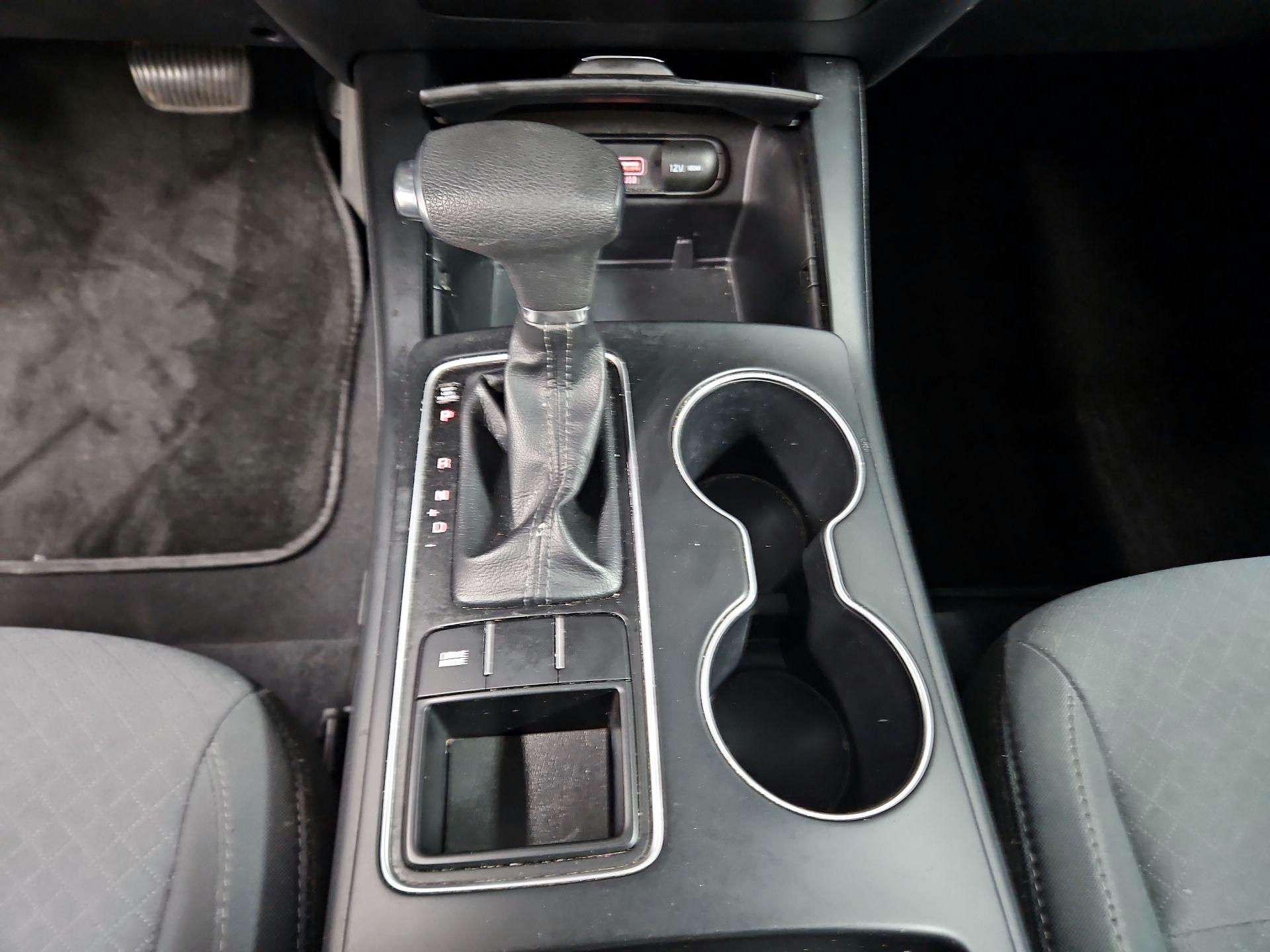Thumbnail: 2019 Kia Sorento - 17