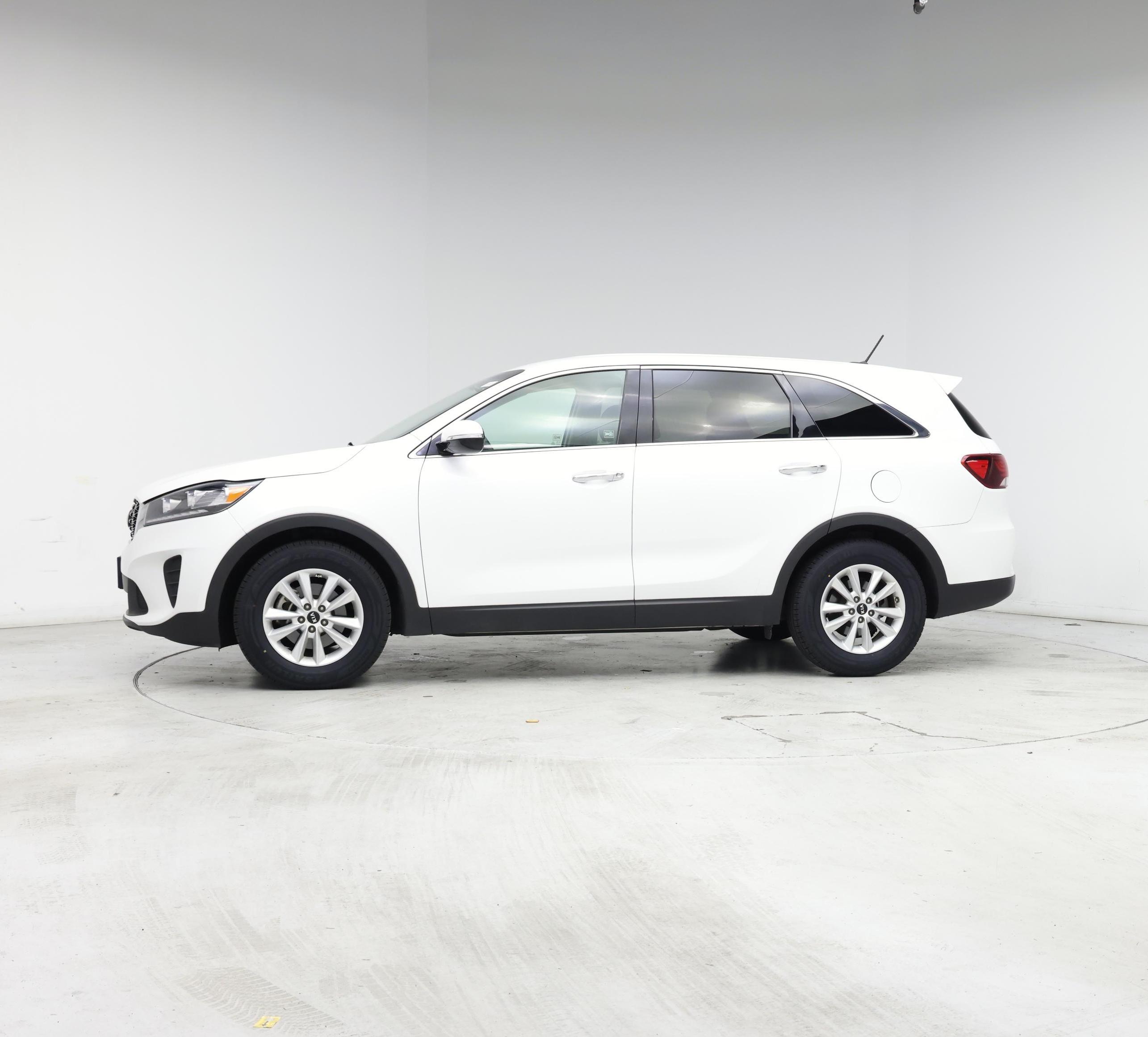 Thumbnail: 2019 Kia Sorento - 3