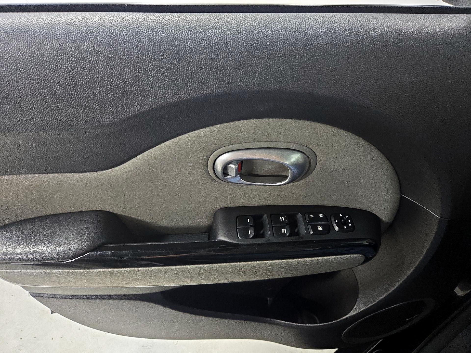 Thumbnail: 2016 Kia Soul - 12