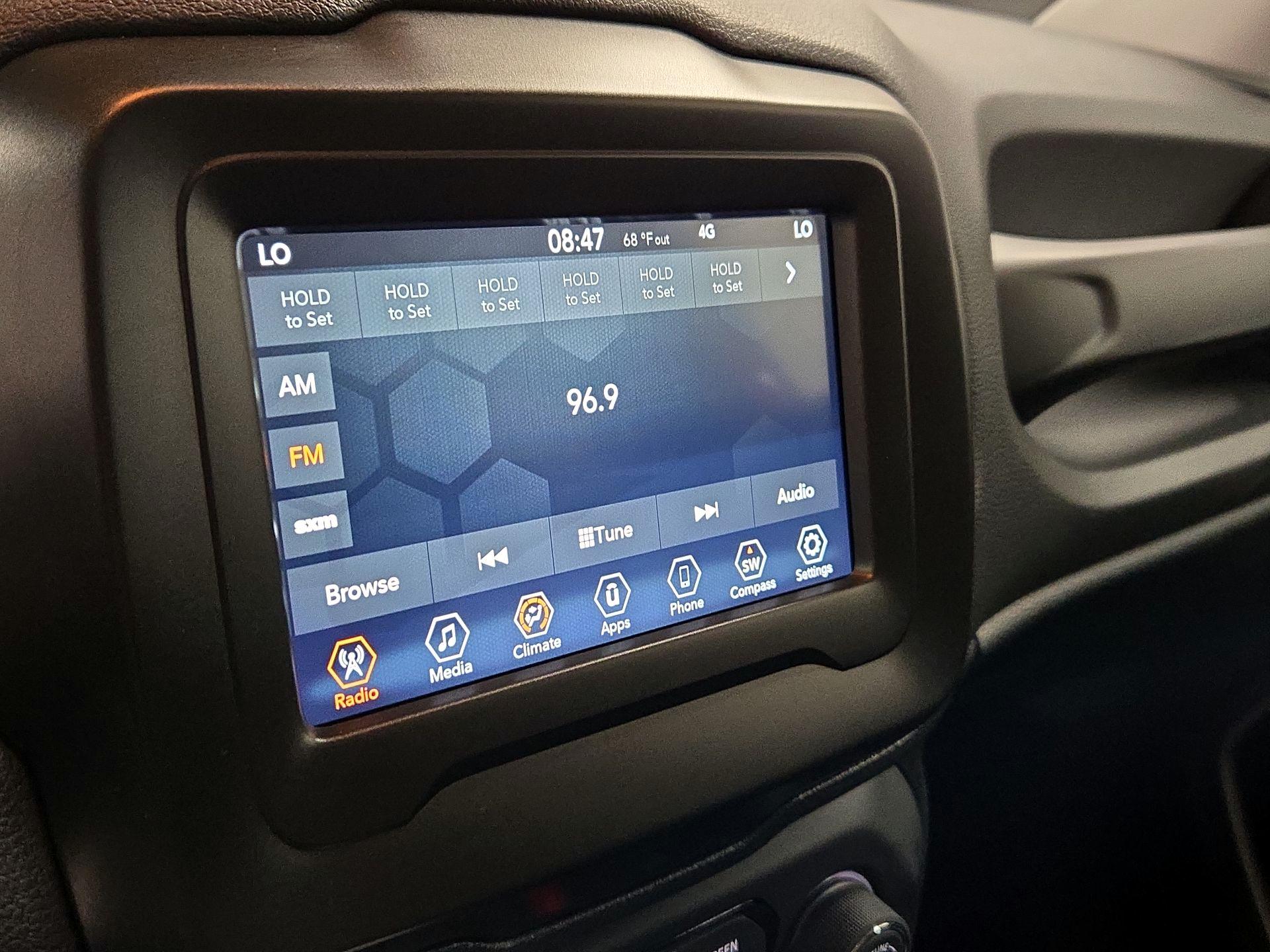 Thumbnail: 2021 Jeep Renegade - 15