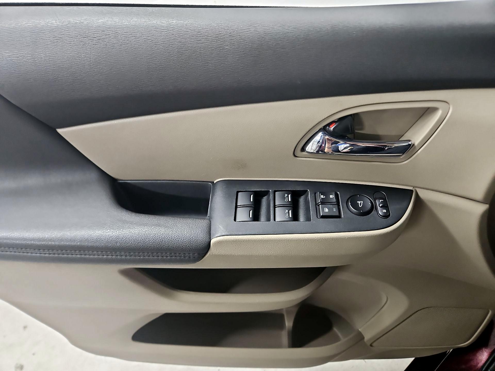 Thumbnail: 2015 Honda Odyssey - 12