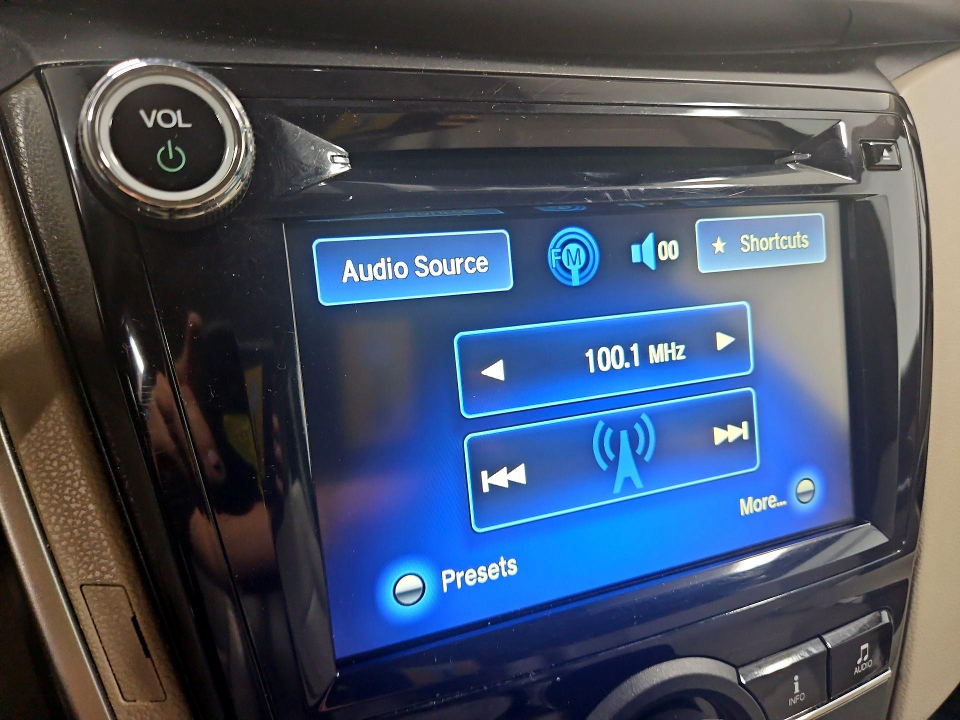 Thumbnail: 2015 Honda Odyssey - 15