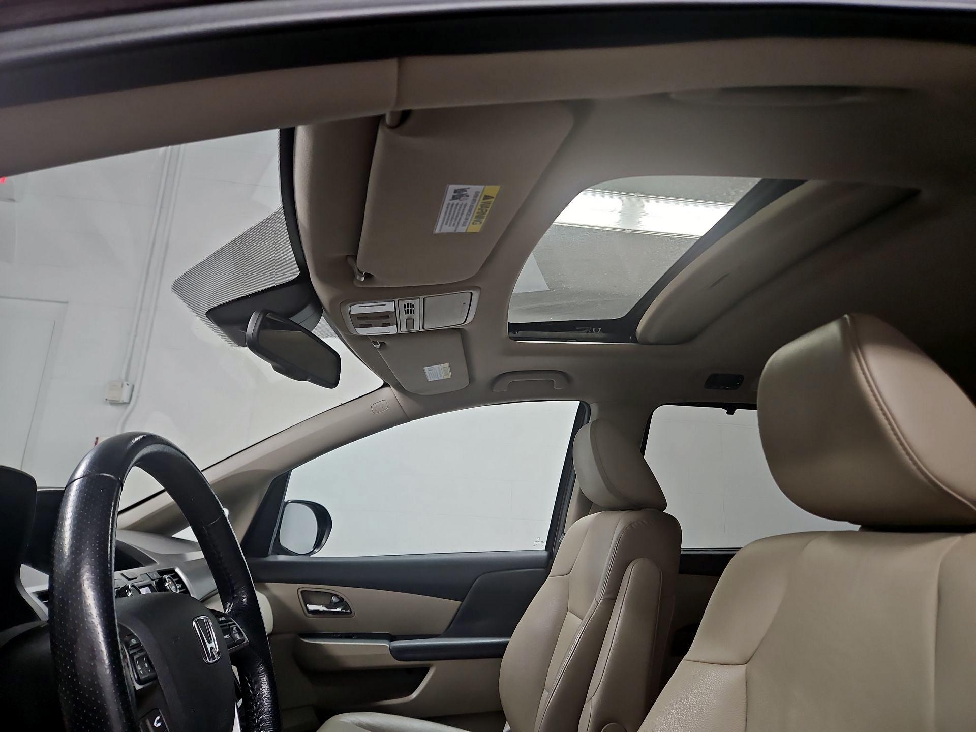 Thumbnail: 2015 Honda Odyssey - 19