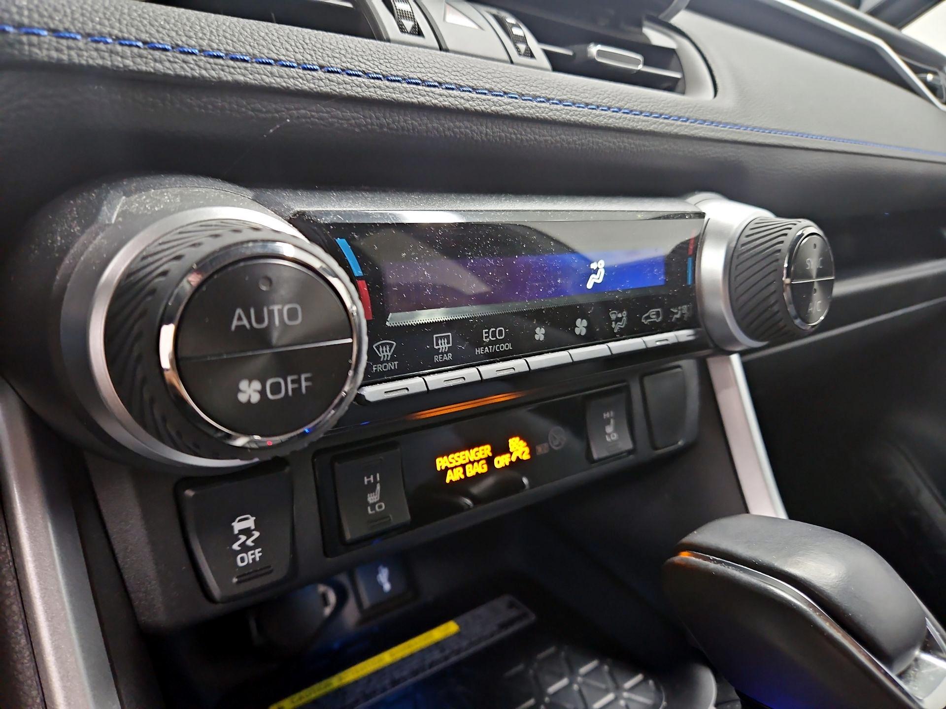 Thumbnail: 2021 Toyota RAV4 - 17