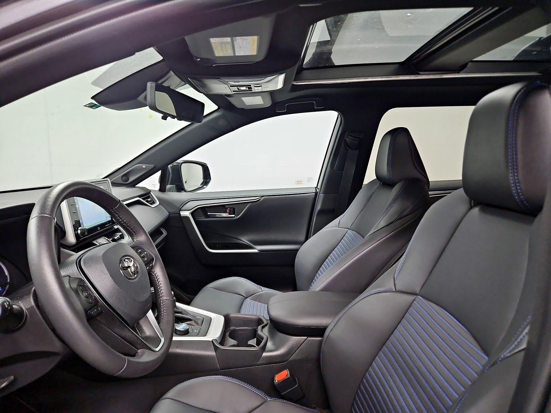 Thumbnail: 2021 Toyota RAV4 - 20