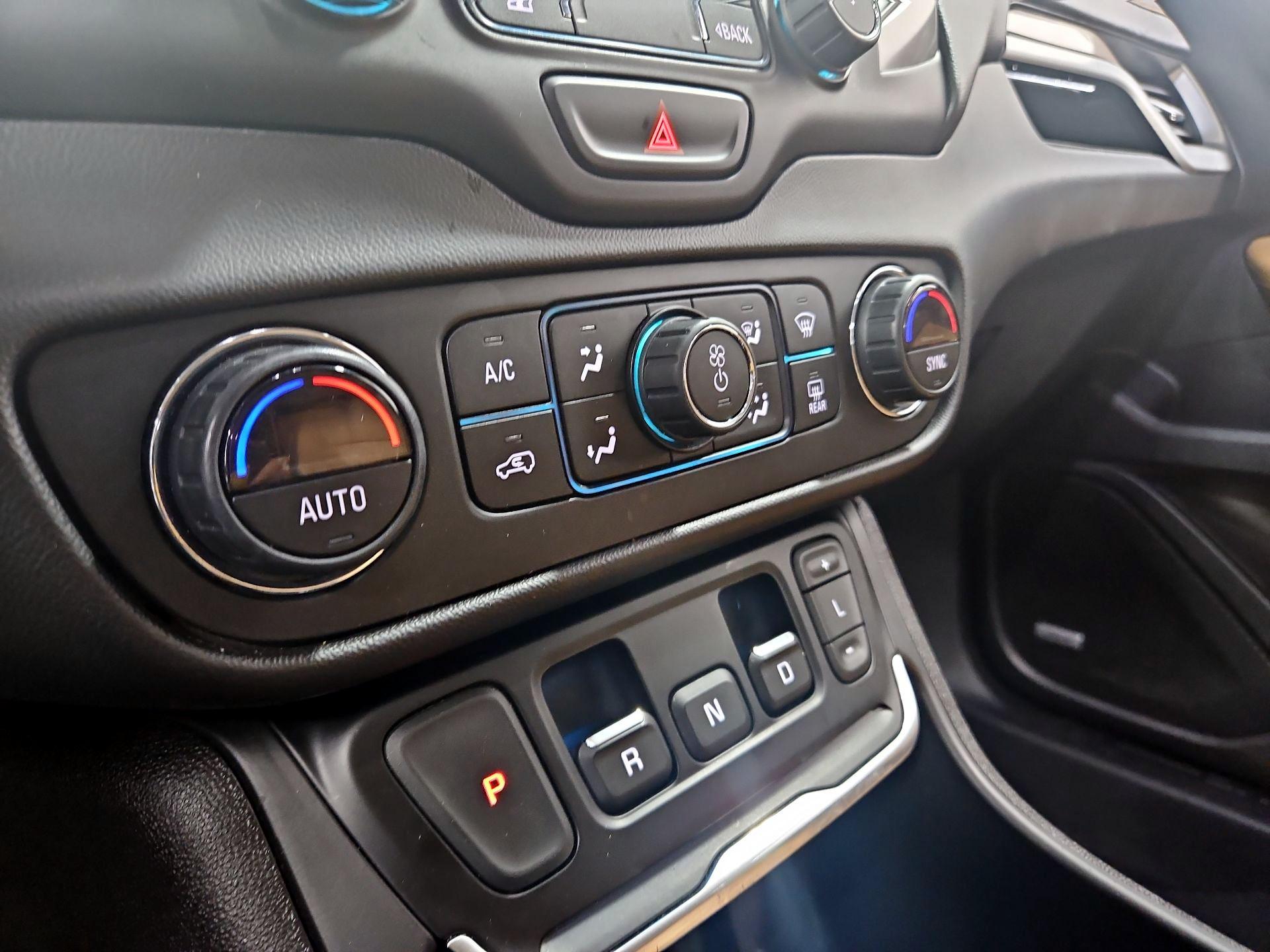 Thumbnail: 2020 GMC Terrain - 17