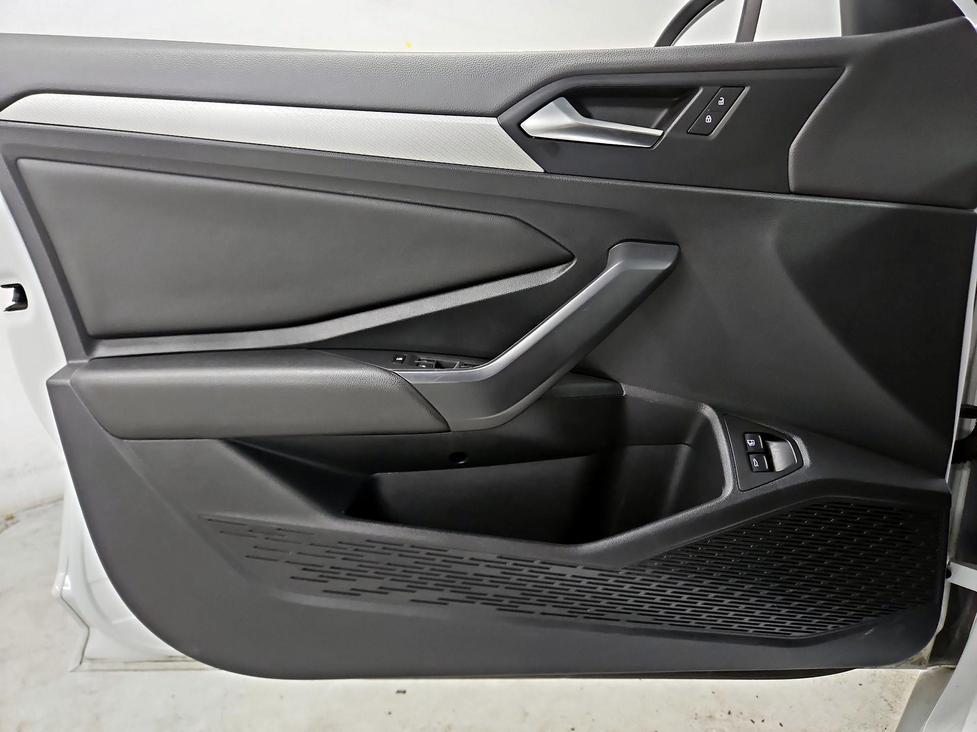 Thumbnail: 2021 Volkswagen Jetta - 12