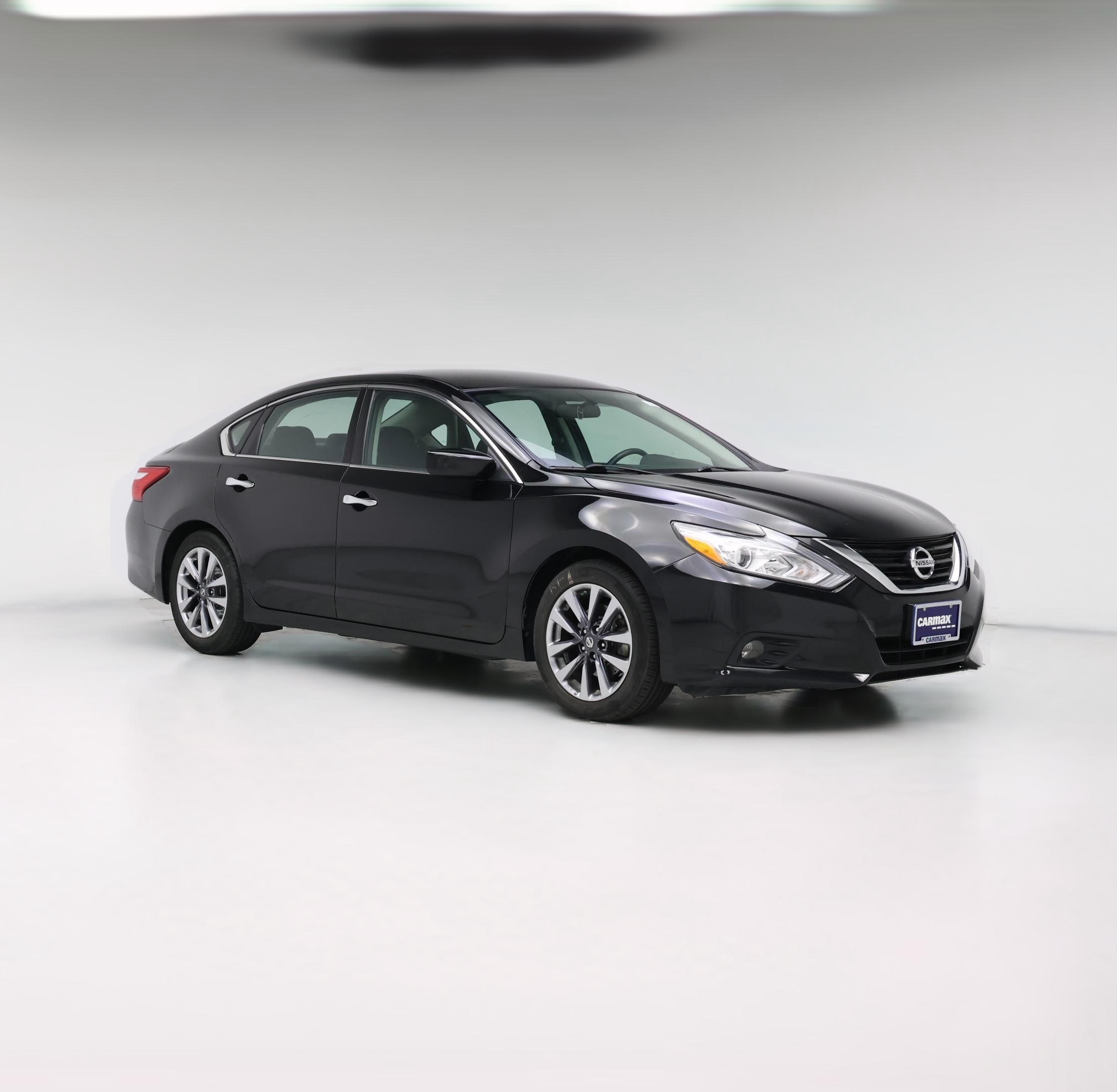 Thumbnail: 2017 Nissan Altima - 1