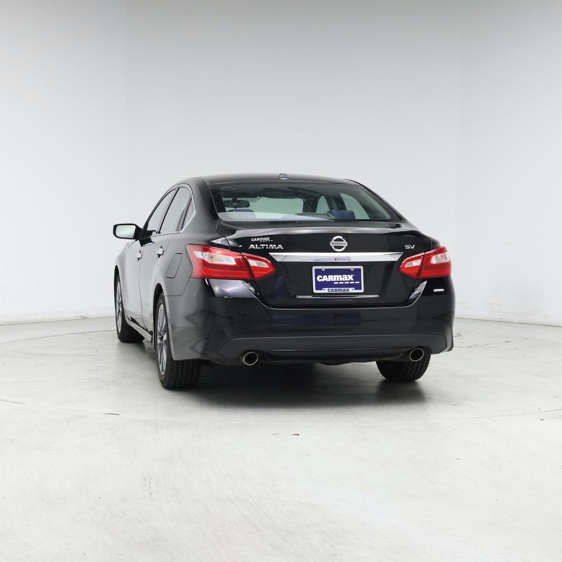 Thumbnail: 2017 Nissan Altima - 6