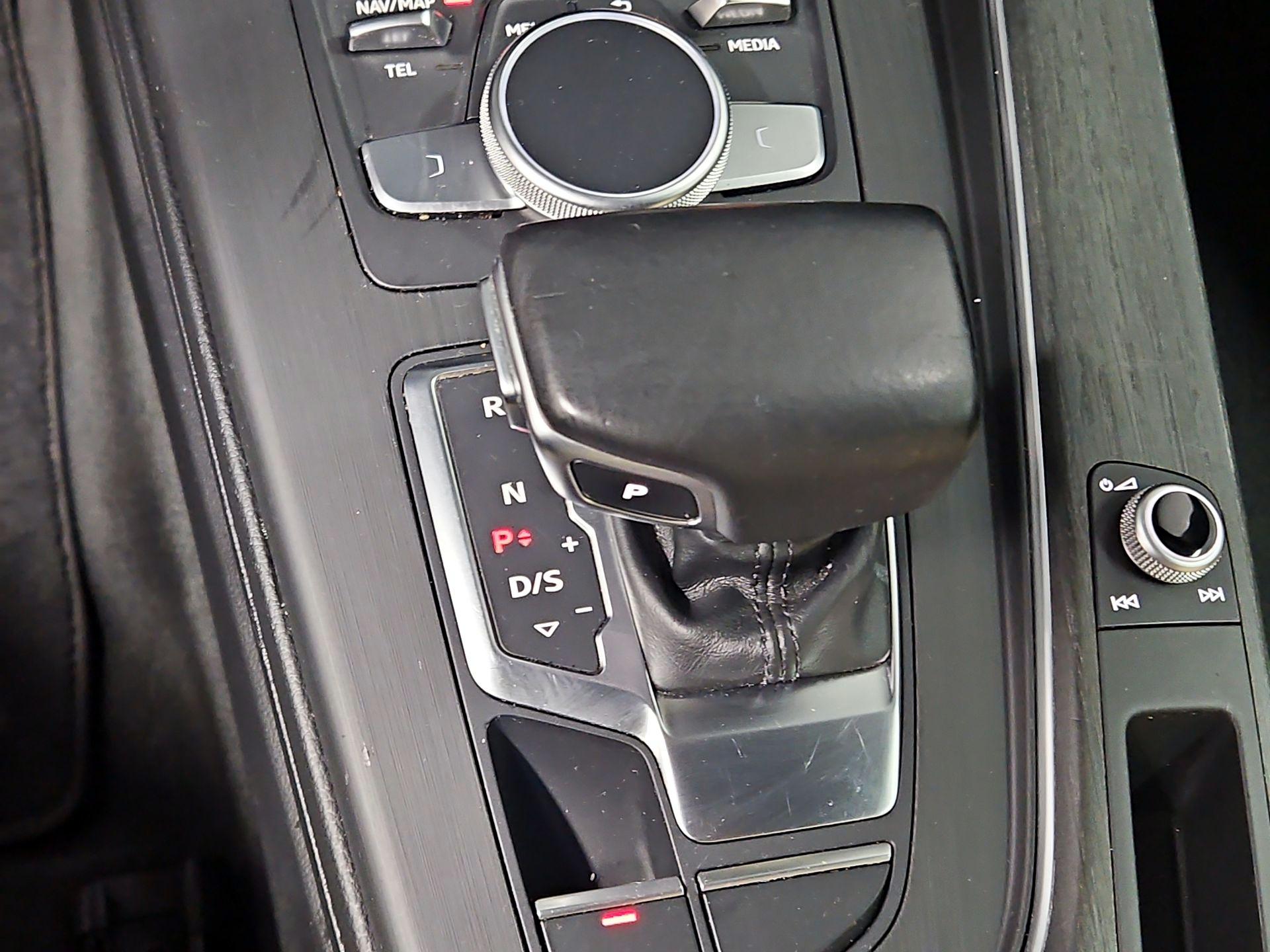Thumbnail: 2017 Audi A4 - 18