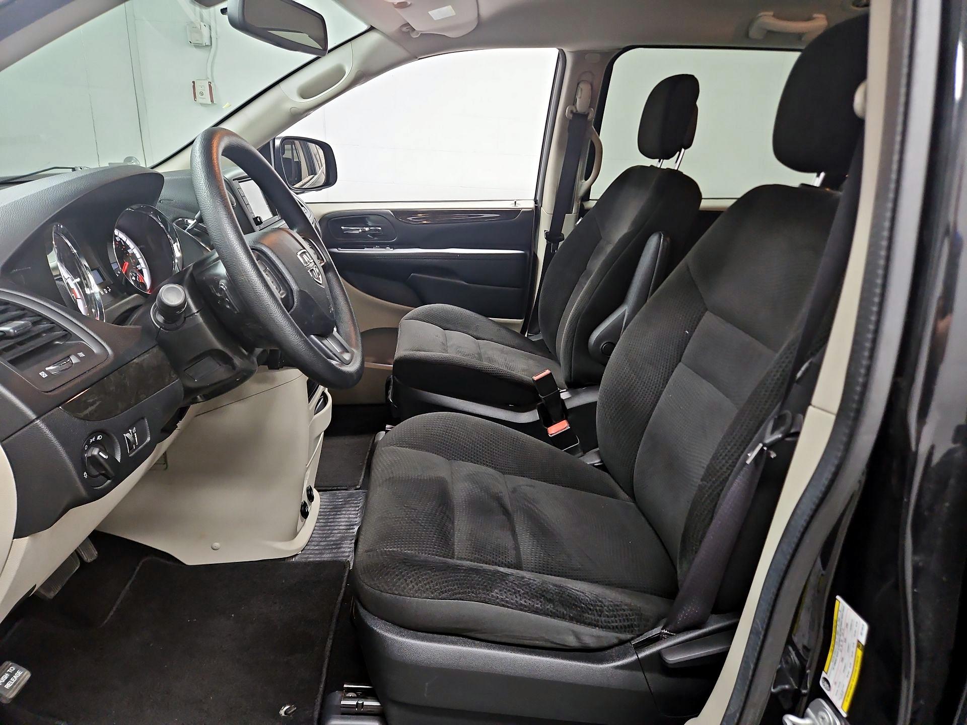 Thumbnail: 2019 Dodge Grand Caravan - 11