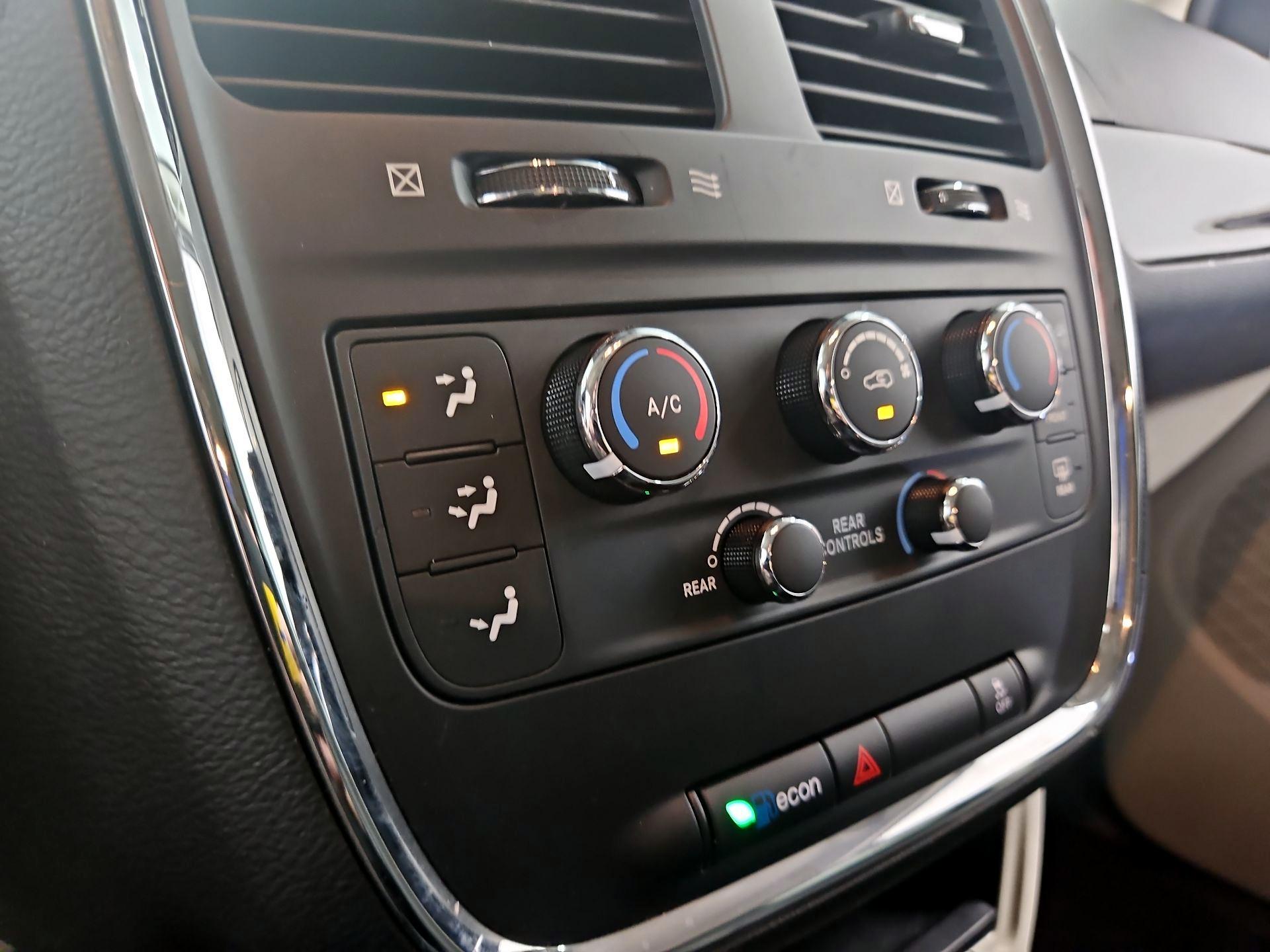 Thumbnail: 2019 Dodge Grand Caravan - 16