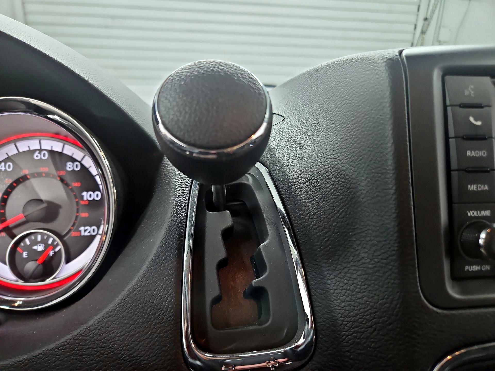 Thumbnail: 2019 Dodge Grand Caravan - 17
