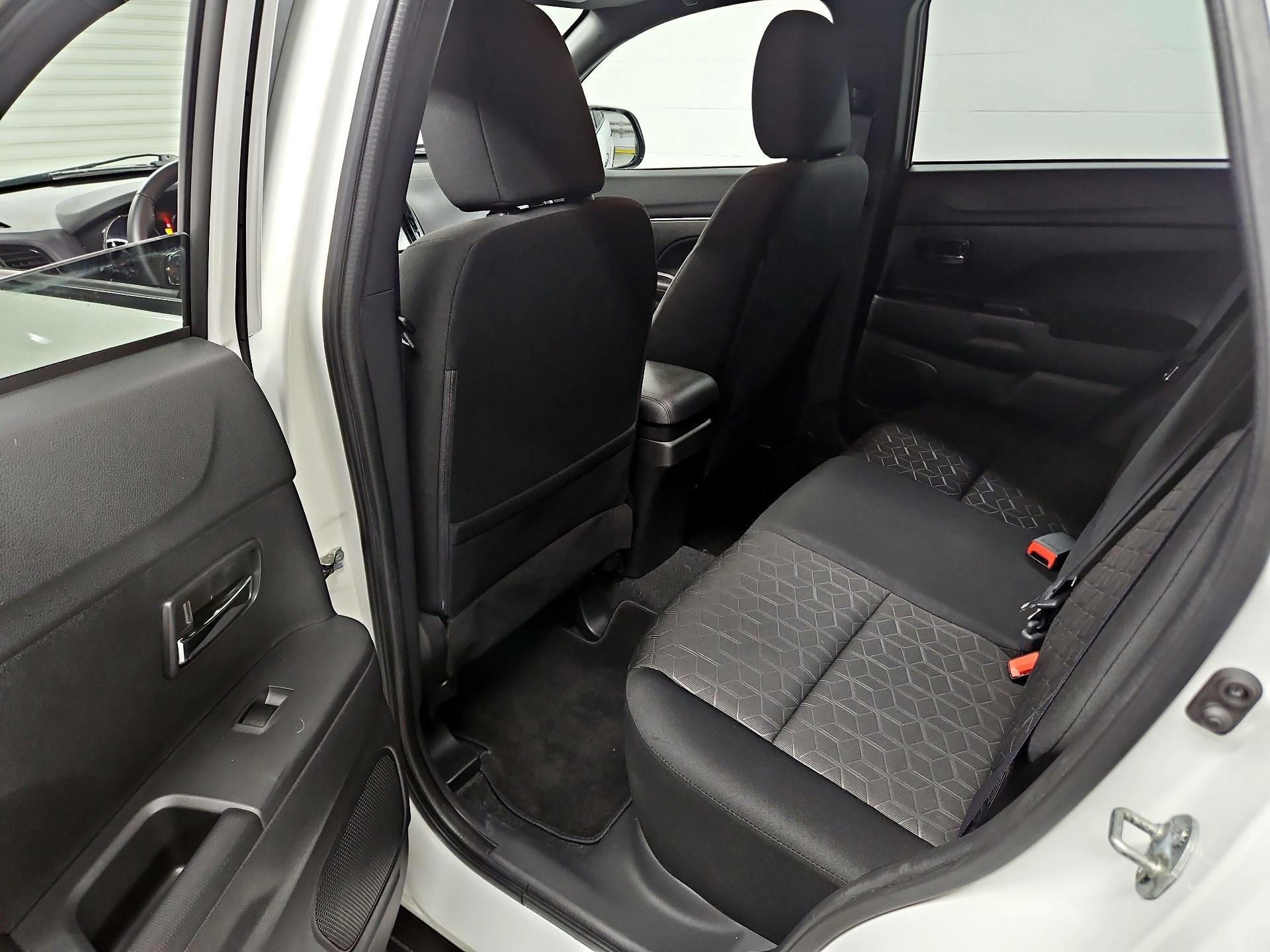 Thumbnail: 2021 Mitsubishi Outlander Sport - 19