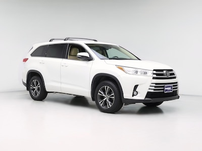 White 2017 Toyota Highlander LE Plus