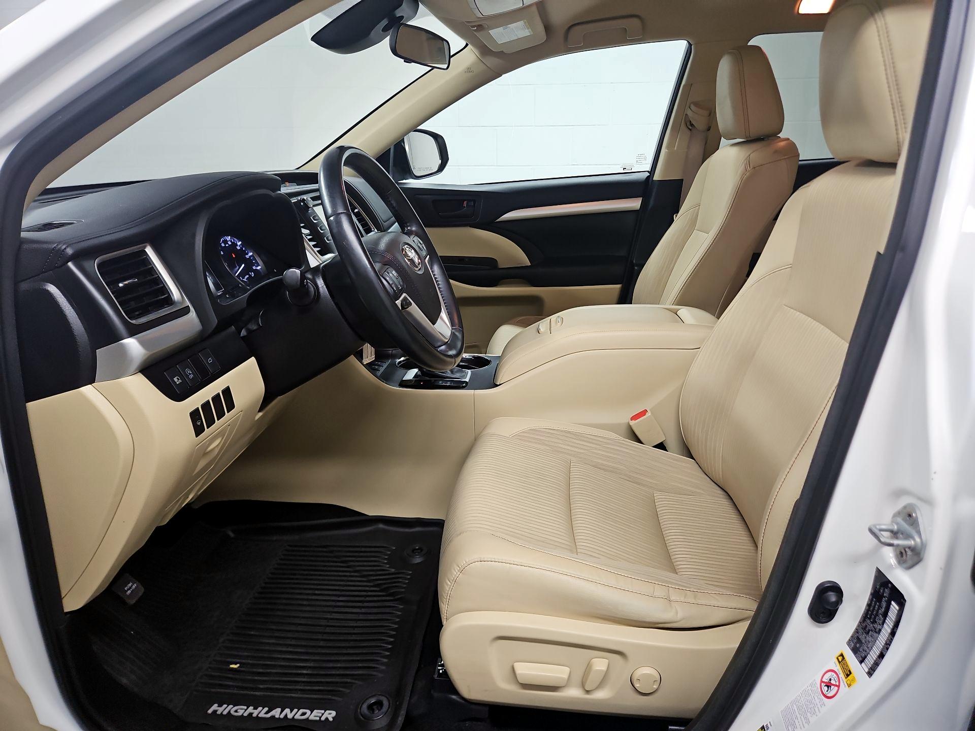 Thumbnail: 2017 Toyota Highlander - 11
